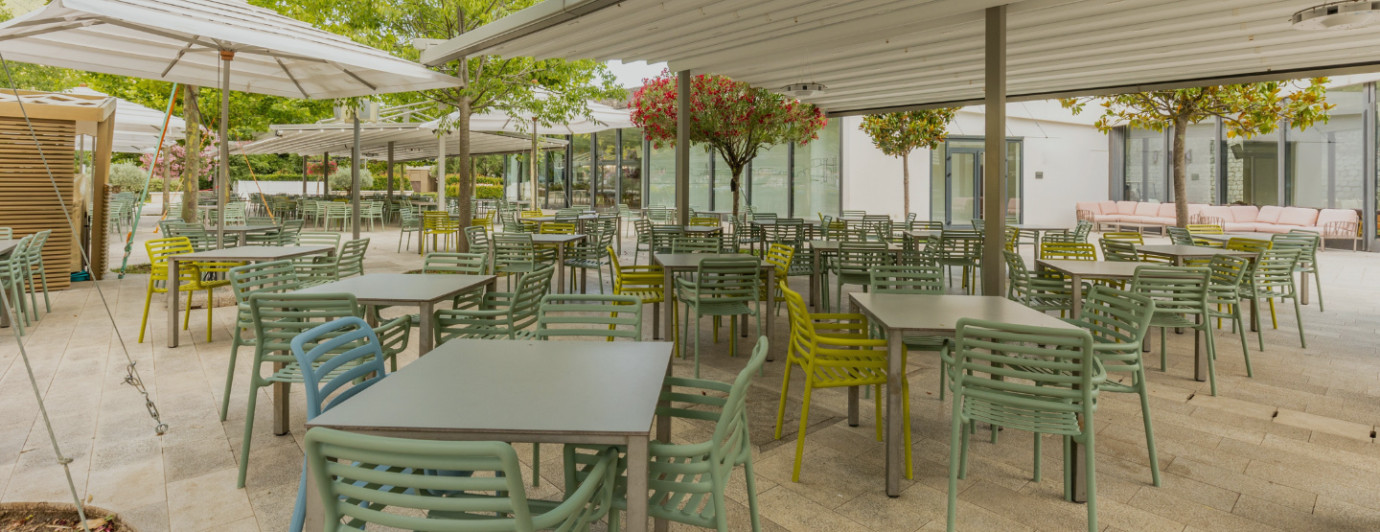 Nábytok HoReCa – aký nábytok sa najlepšie hodí do reštaurácie?