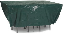 Tmavozelený ochranný obal Focus Garden 280 x 230 x 80 cm nasadený na záhradný nábytok