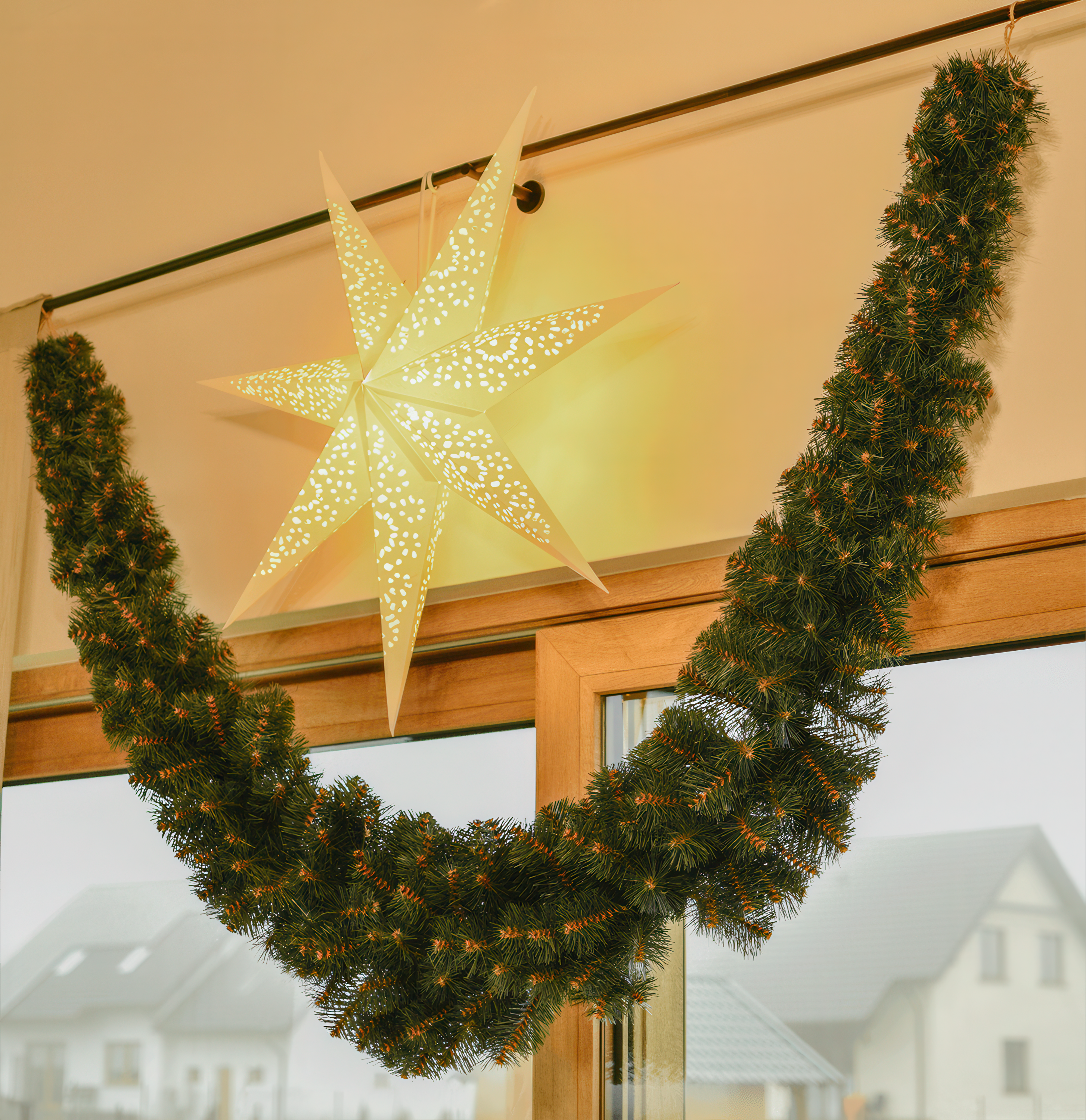 Smrekový veniec COMET, dĺžka 300 cm