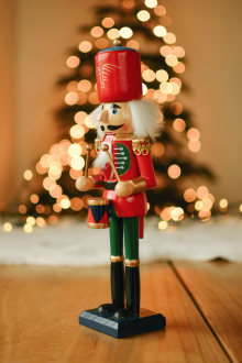 ORZECHOSŁAW luskáčik na orechy, drevená figúrka, červená 30,5cm