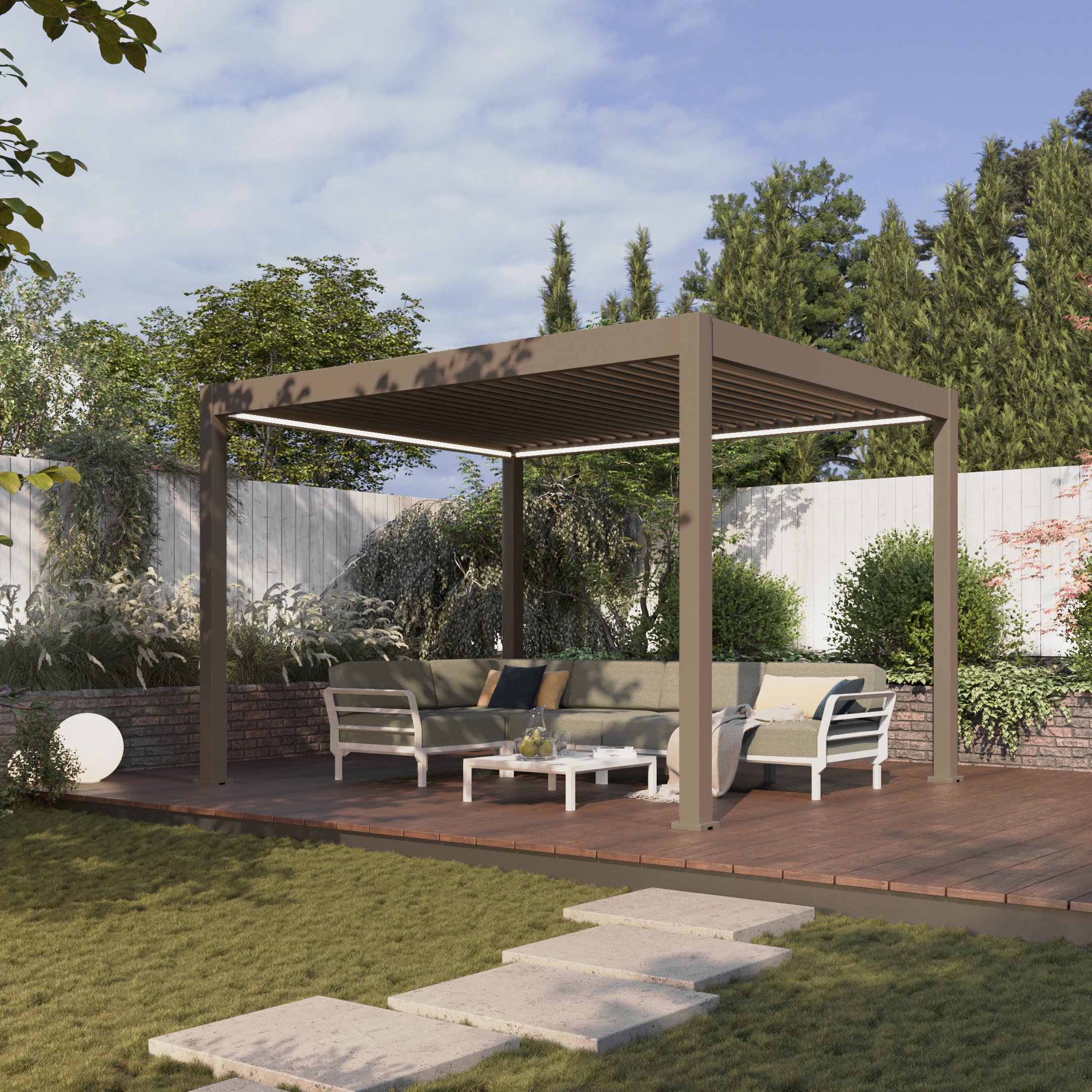 Hliníková pergola Gutroof ELEGANCE AUTOMATIC 3x4 s LED Taupe nad rohovou sedačkou na drevenej terase v záhrade