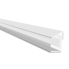 Detail bieleho LED osvetlenia pre pergolu Gutroof 3x2 m v tvare podlhovastej lišty na bielom pozadí