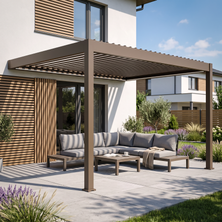 Hliníková pergola Gutroof ELEGANCE WALL AUTOMATIC 3x4 Taupe v minimalistickom dizajne na bielom pozadí