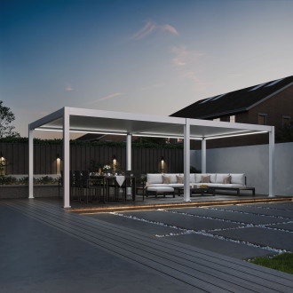 Biela elektrická terasa pergola DELUXE PRO AUTOMATIC s LED osvetlením na terase so záhradným nábytkom vo večernej atmosfére