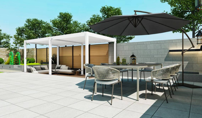 hotov&aacute; z&aacute;hradn&aacute; pergola biela v kr&aacute;sne upravenej z&aacute;hrade