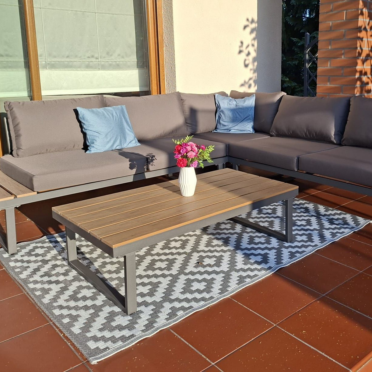 Vonkajší koberec MoodMe Scandi 120x180 cm – sivý fotografia realizácie 2