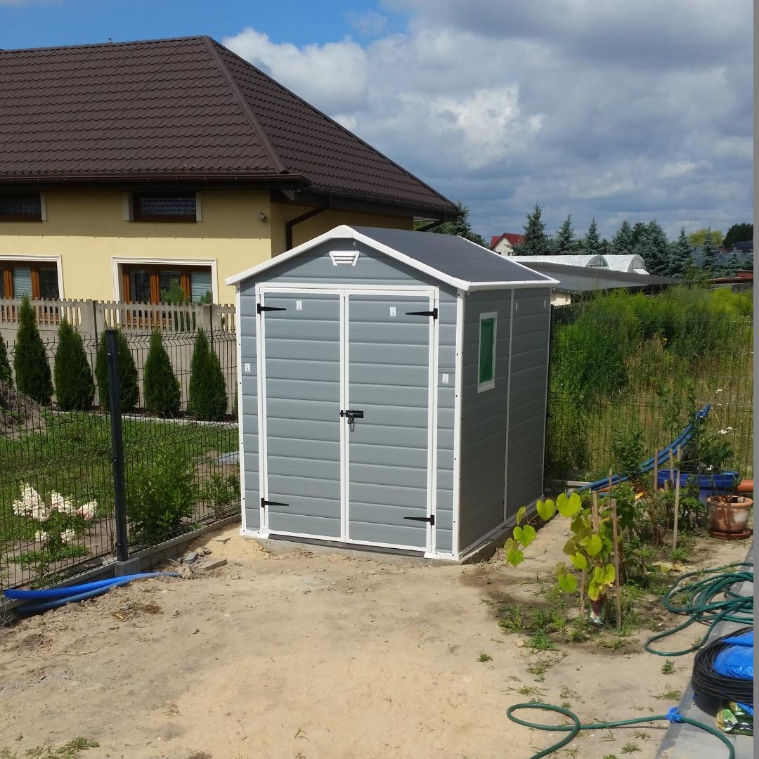 Záhradný domček Keter Manor 6x8 DD - 185x237 cm fotografia realizácie 1