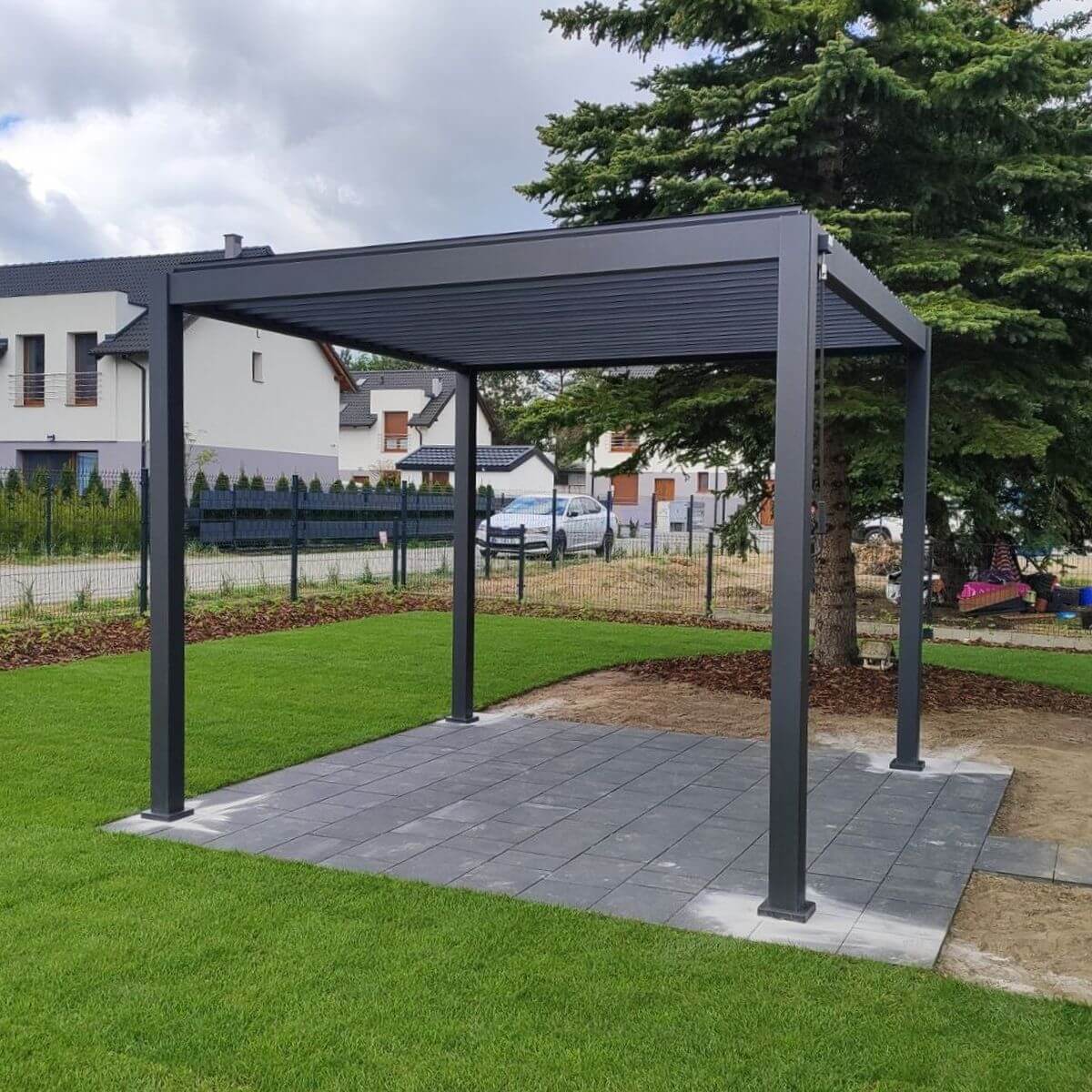 Hliníková pergola Gutroof Premium 3x3 m antracit fotografia realizácie 8