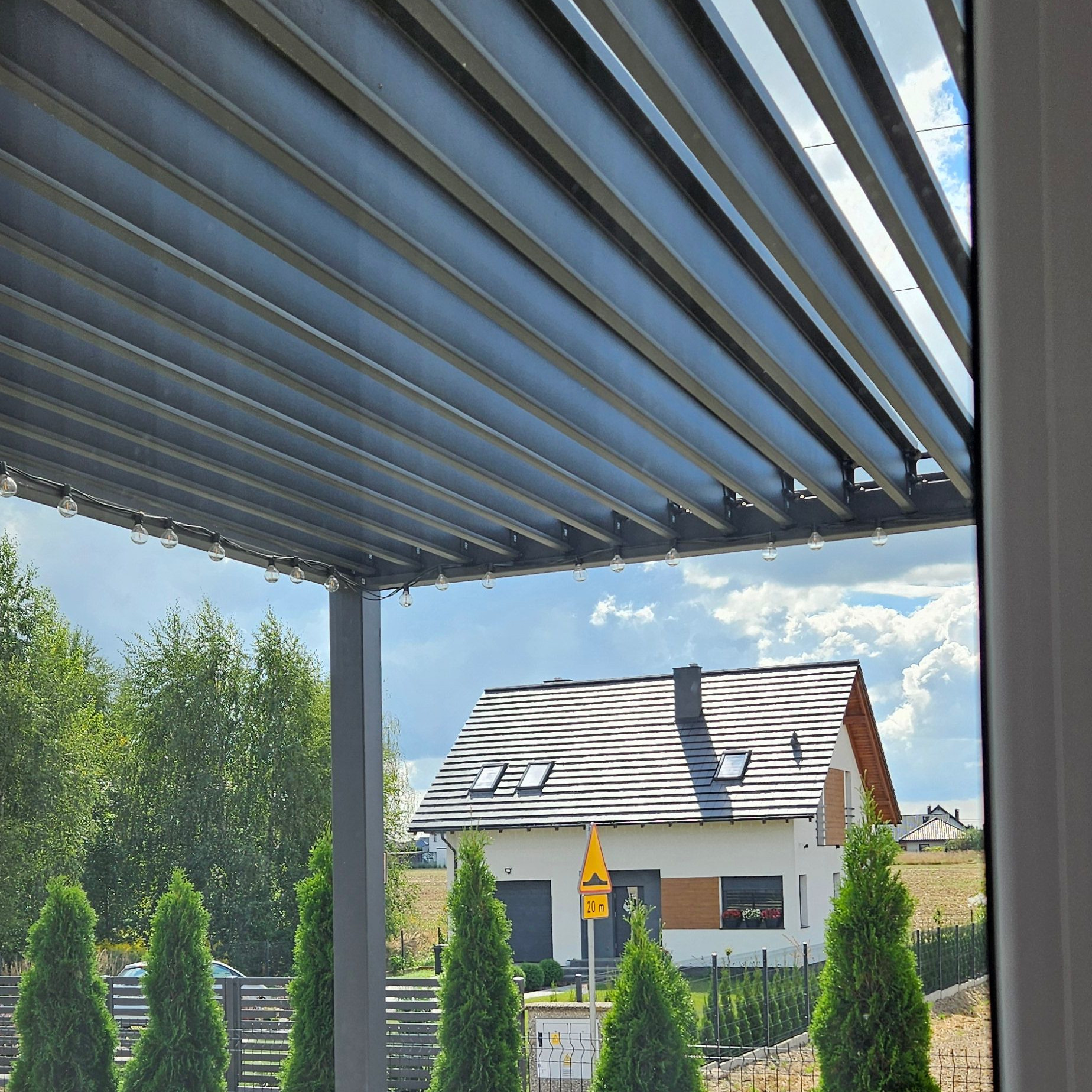 Hliníková pergola Gutroof Premium 3x4 m antracit fotografia realizácie 10