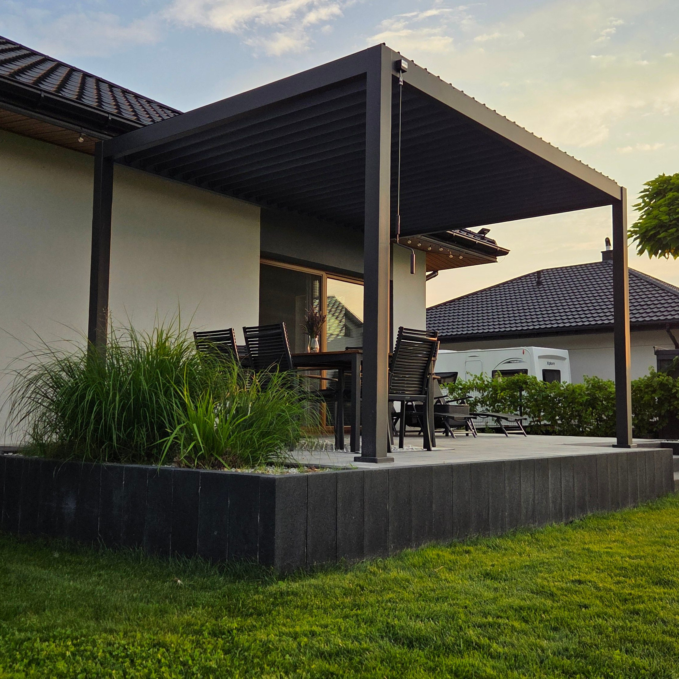 Hliníková pergola Gutroof Premium 3x4 m antracit fotografia realizácie 12