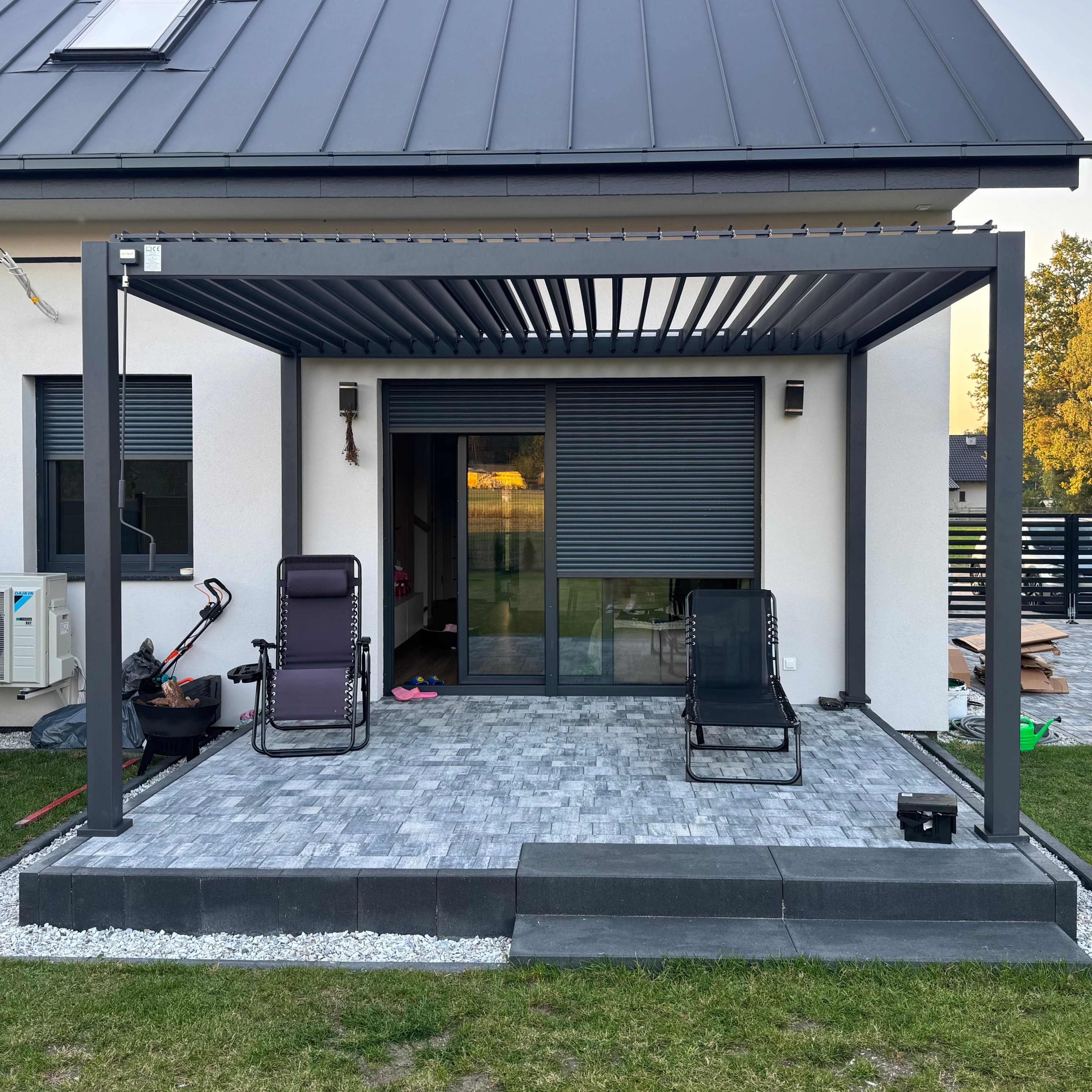 Hliníková pergola Gutroof Premium 3x4 m antracit fotografia realizácie 16