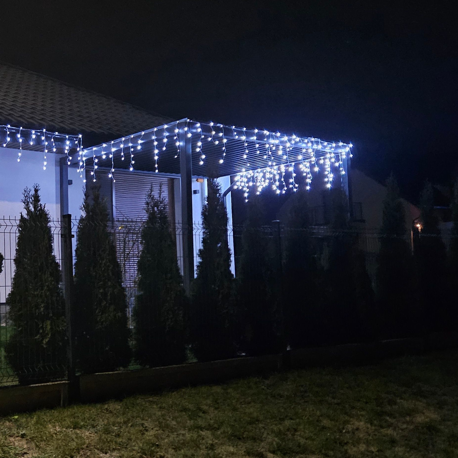 Hliníková pergola Gutroof Premium 3x4 m antracit fotografia realizácie 7