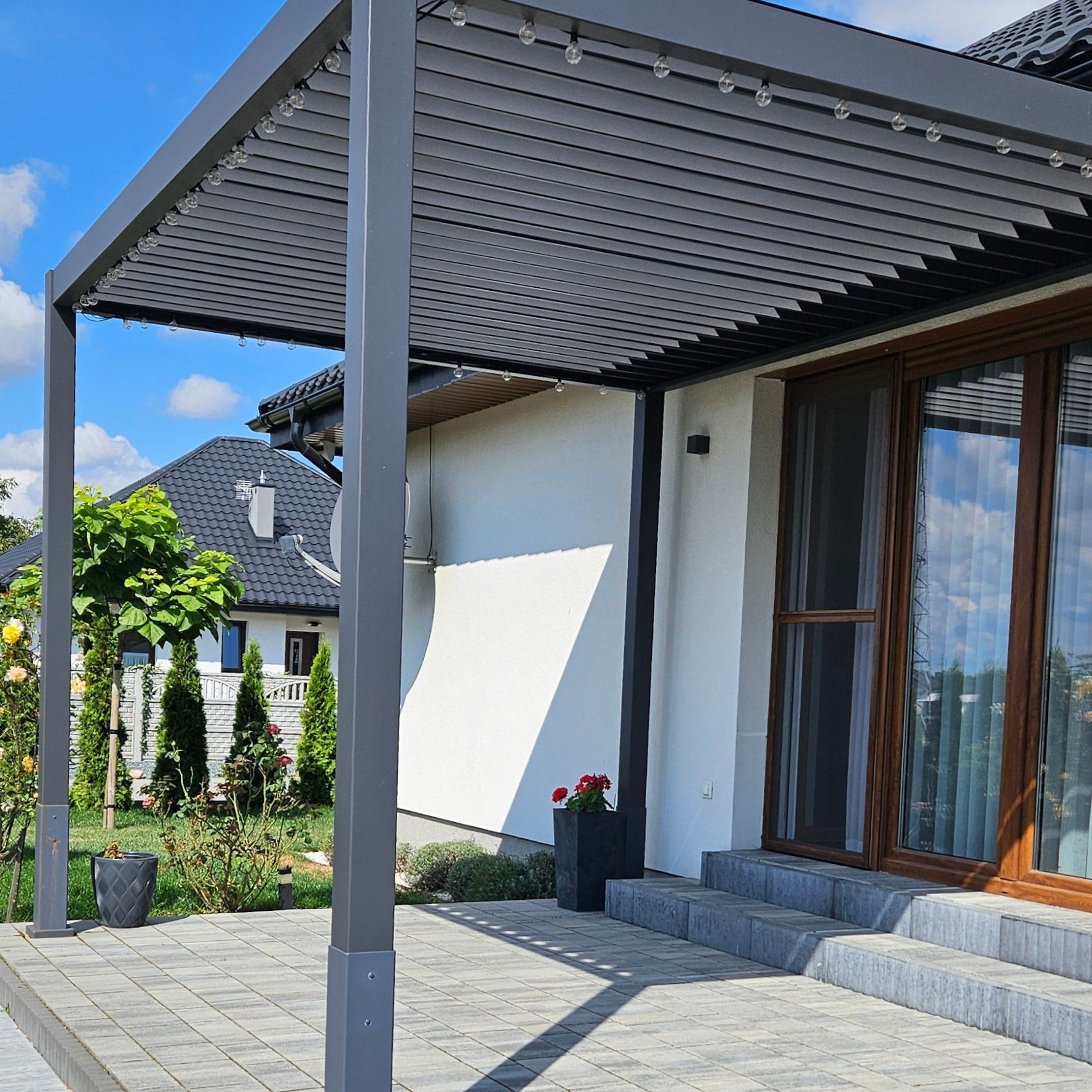 Hliníková pergola Gutroof Premium 3x4 m antracit fotografia realizácie 9