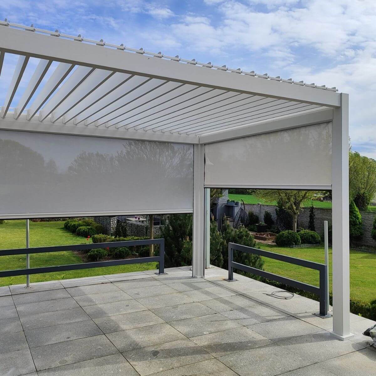 Hliníková pergola Gutroof Premium 3x4 m biela fotografia realizácie 8