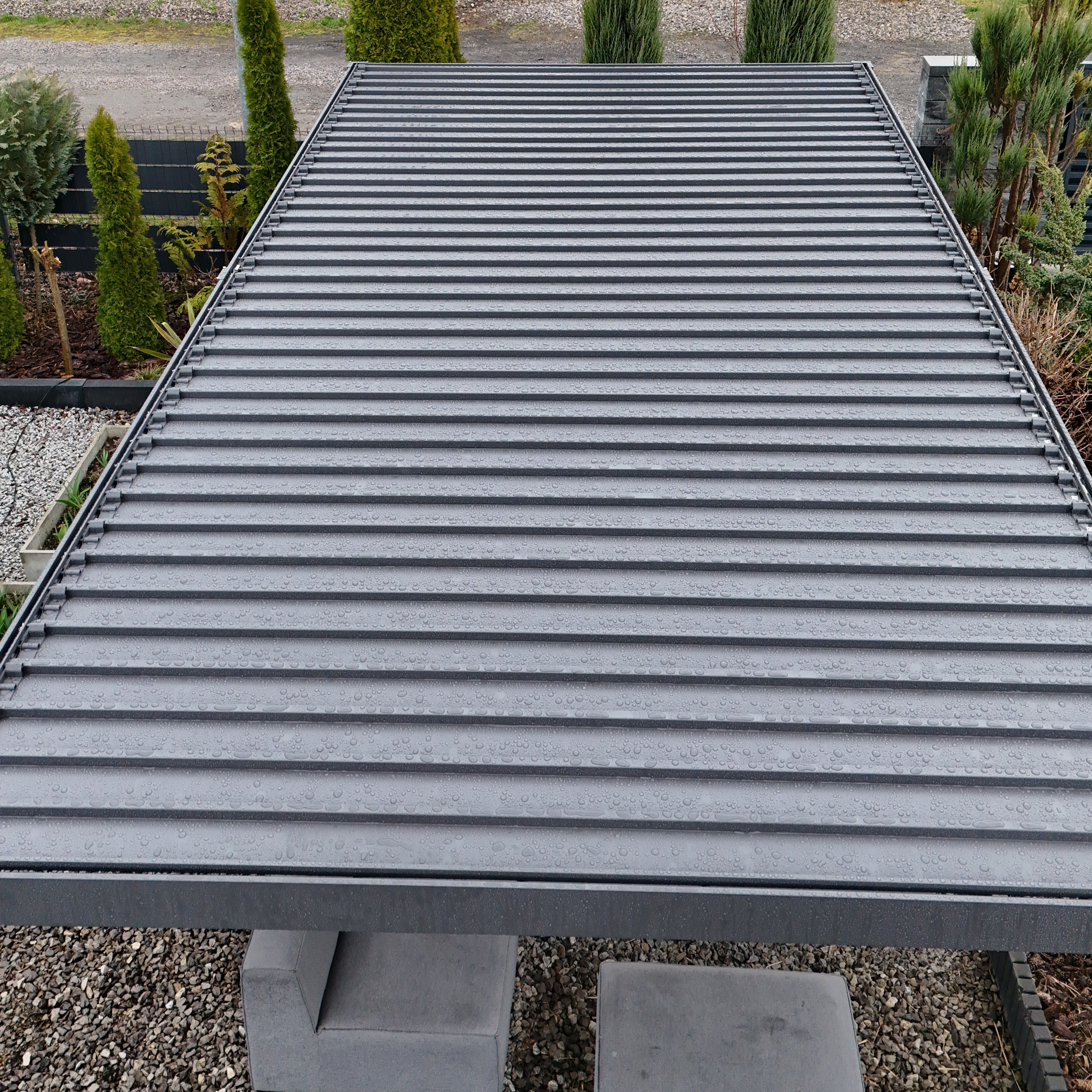 Hliníková pergola Gutroof Premium 3x6 m antracit fotografia realizácie 7