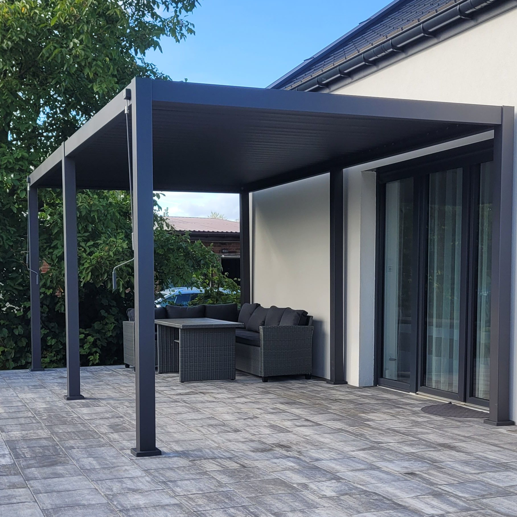 Hliníková pergola Gutroof Premium 3x6 m antracit fotografia realizácie 13