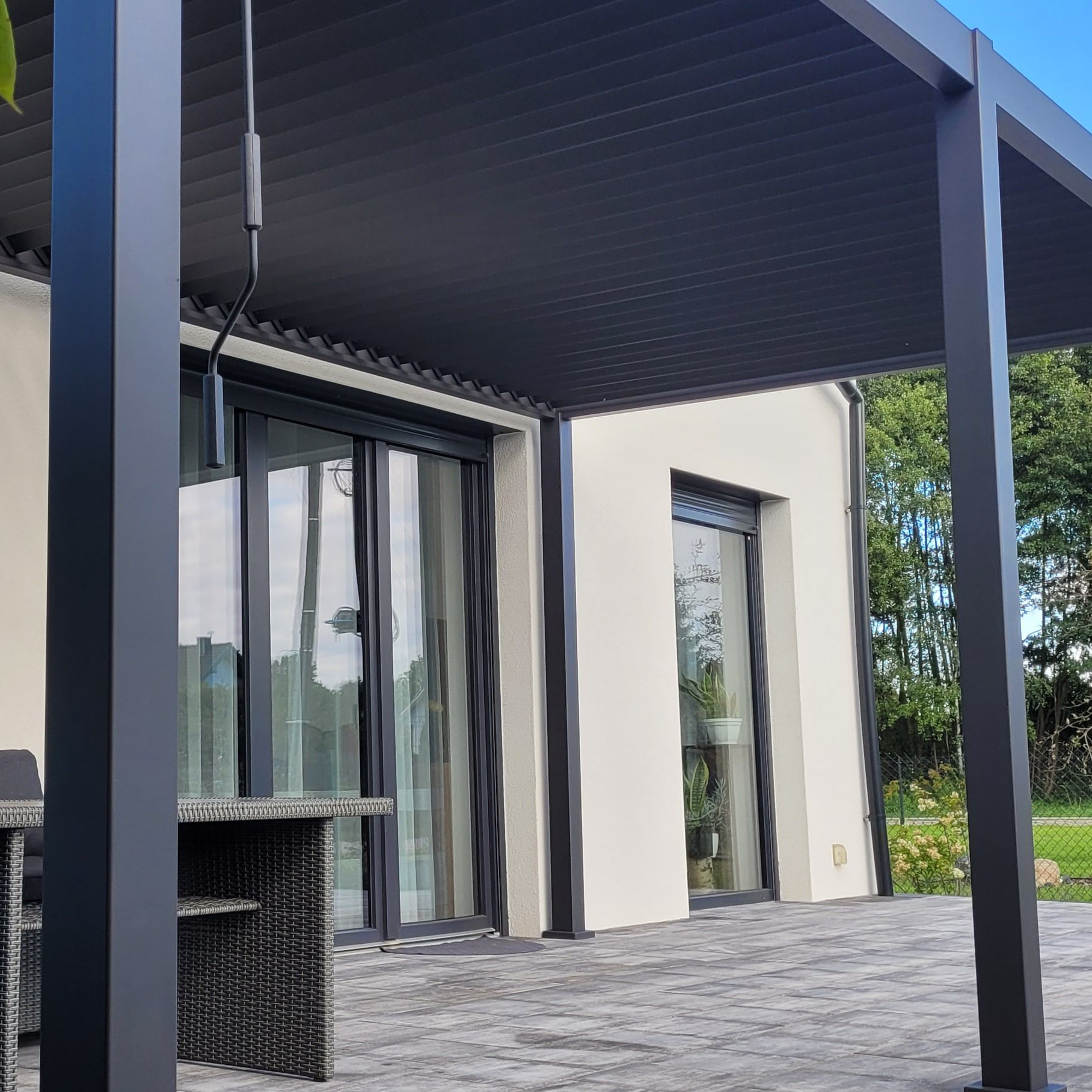Hliníková pergola Gutroof Premium 3x6 m antracit fotografia realizácie 14
