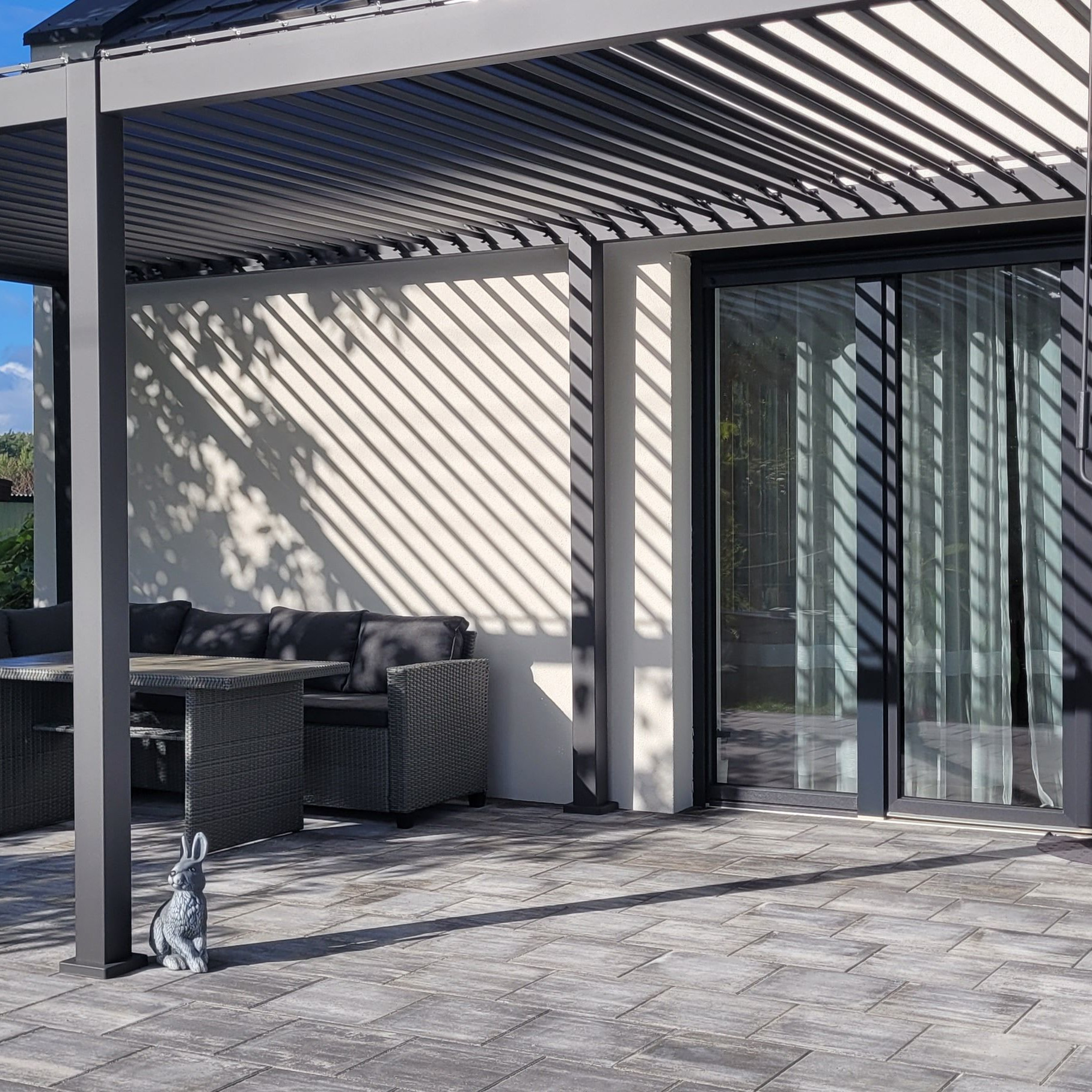 Hliníková pergola Gutroof Premium 3x6 m antracit fotografia realizácie 15