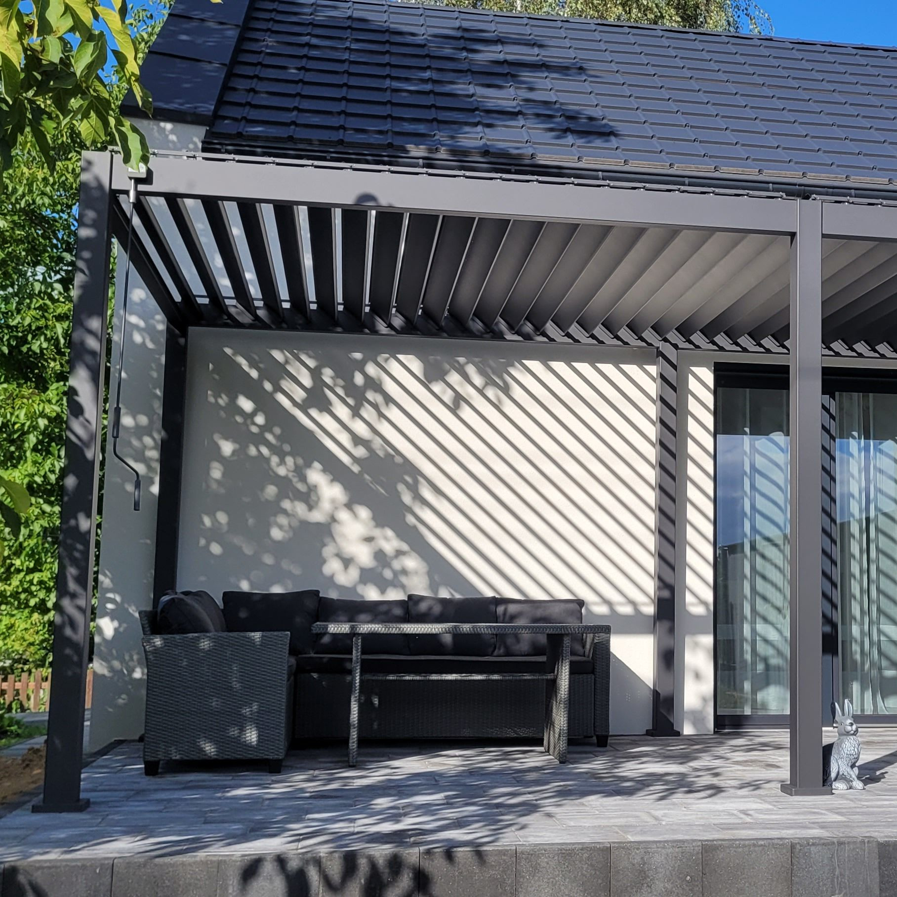 Hliníková pergola Gutroof Premium 3x6 m antracit fotografia realizácie 16