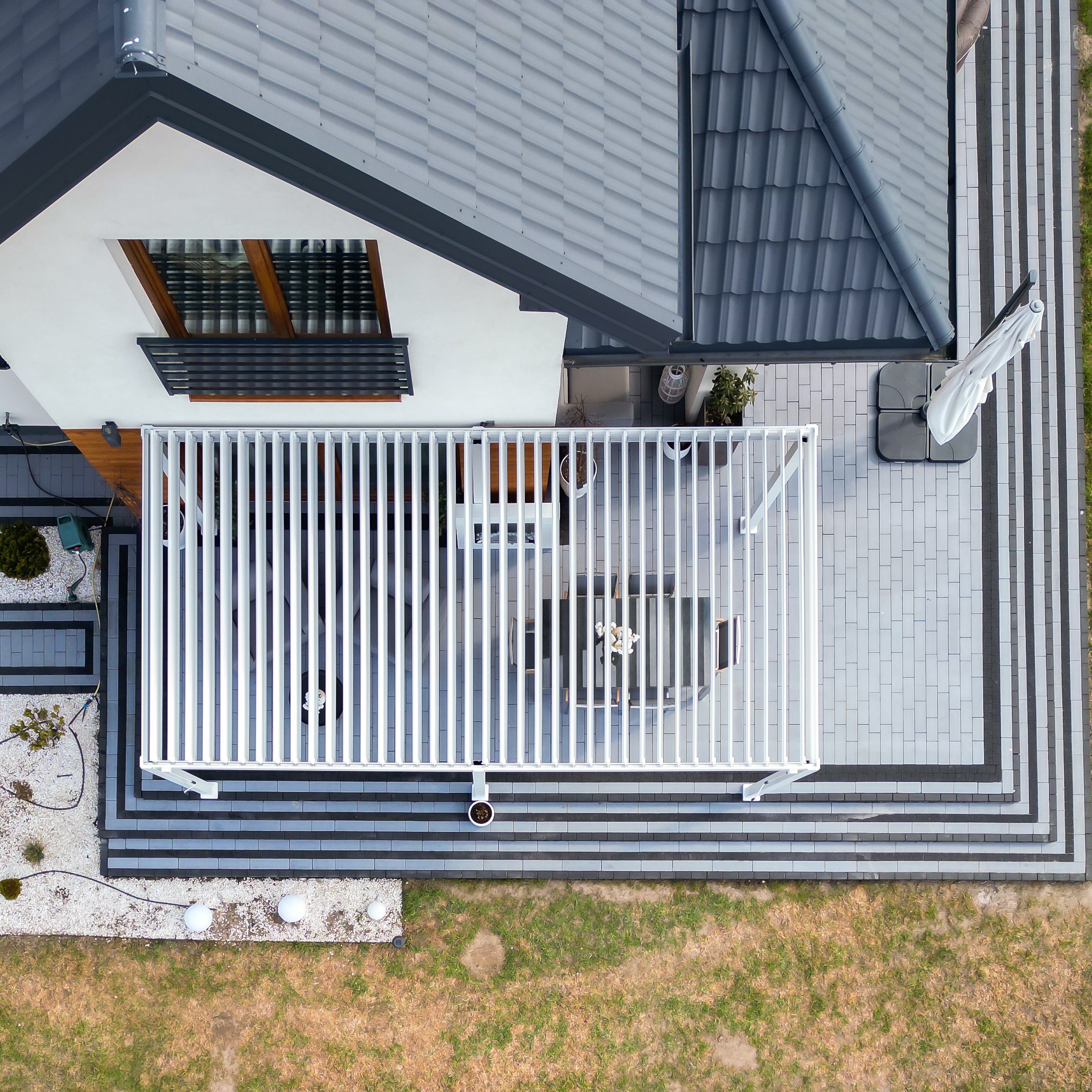 Hliníková pergola Gutroof Premium 3x6 m biela fotografia realizácie 11