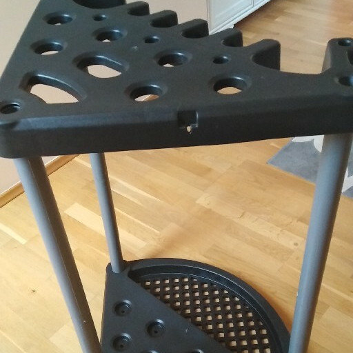 Rohový stojan na náradie Keter Corner Tool Rack fotografia realizácie 2