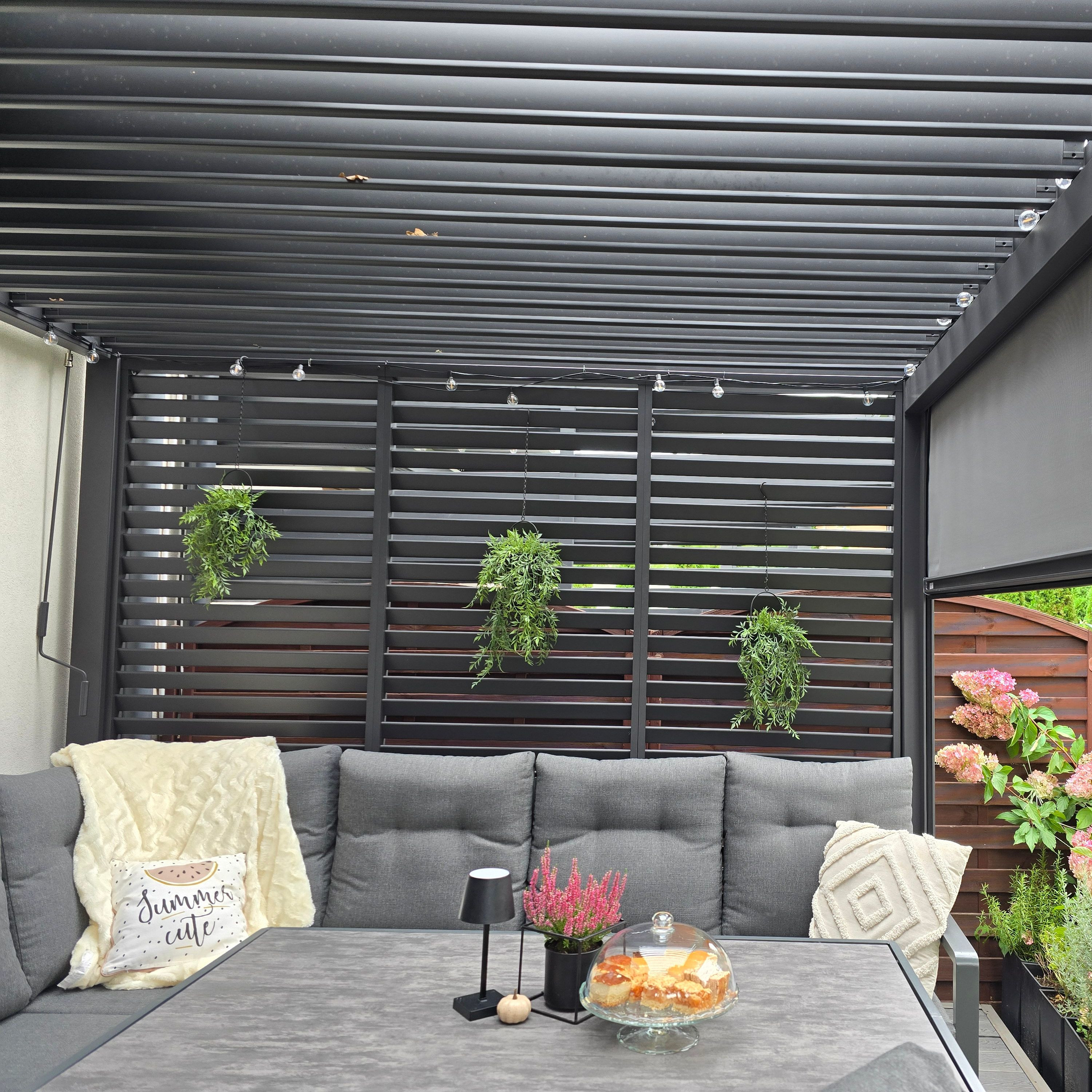 Hliníkový žalúziový panel Gutroof Premium 93 cm, antracit fotografia realizácie 3