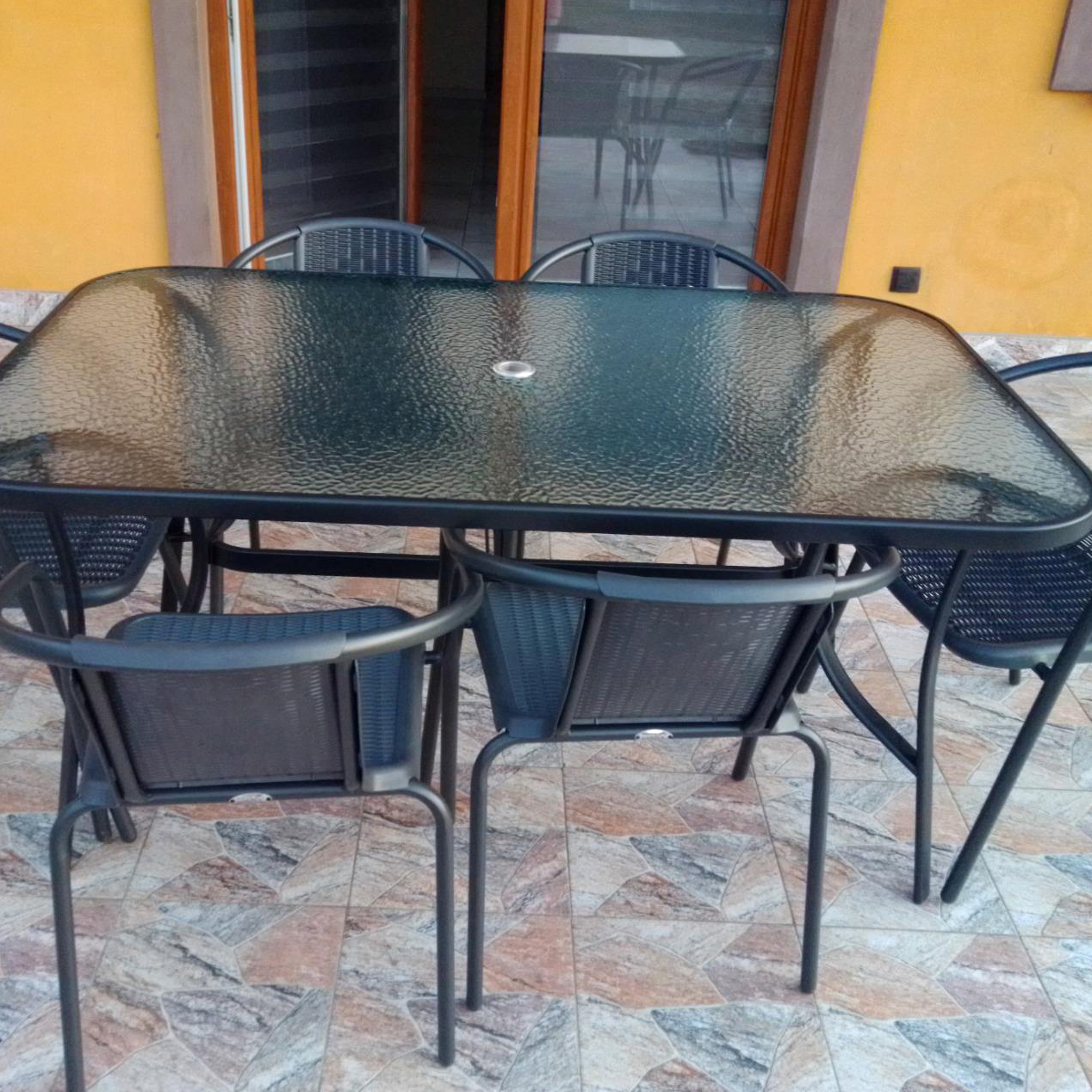 Záhradná jedálenská zostava SIMPLE 150/6 grafit fotografia realizácie 2