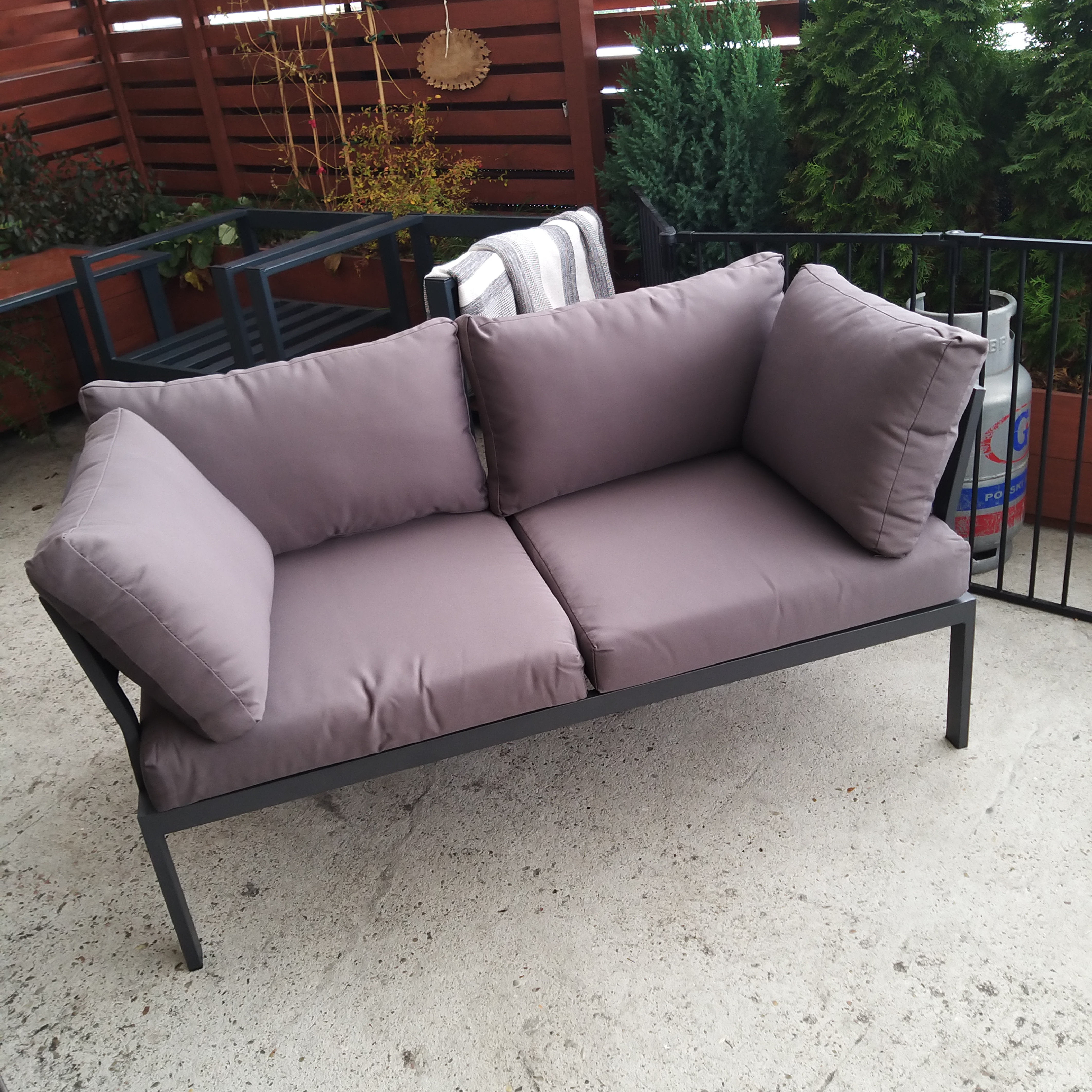 Záhradná rohová zostava Bjørkka Java Dark Grey fotografia realizácie 1
