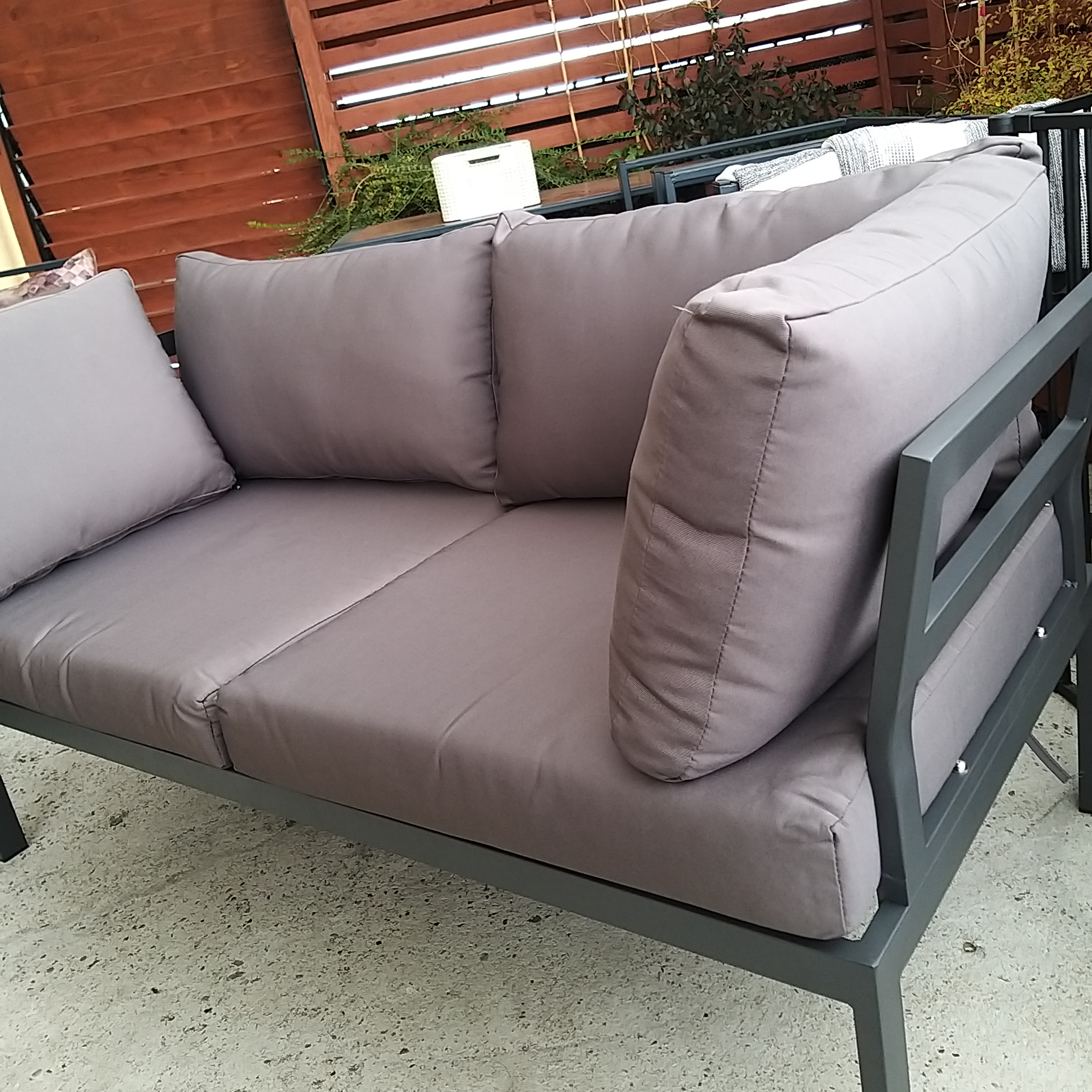 Záhradná rohová zostava Bjørkka Java Dark Grey fotografia realizácie 2