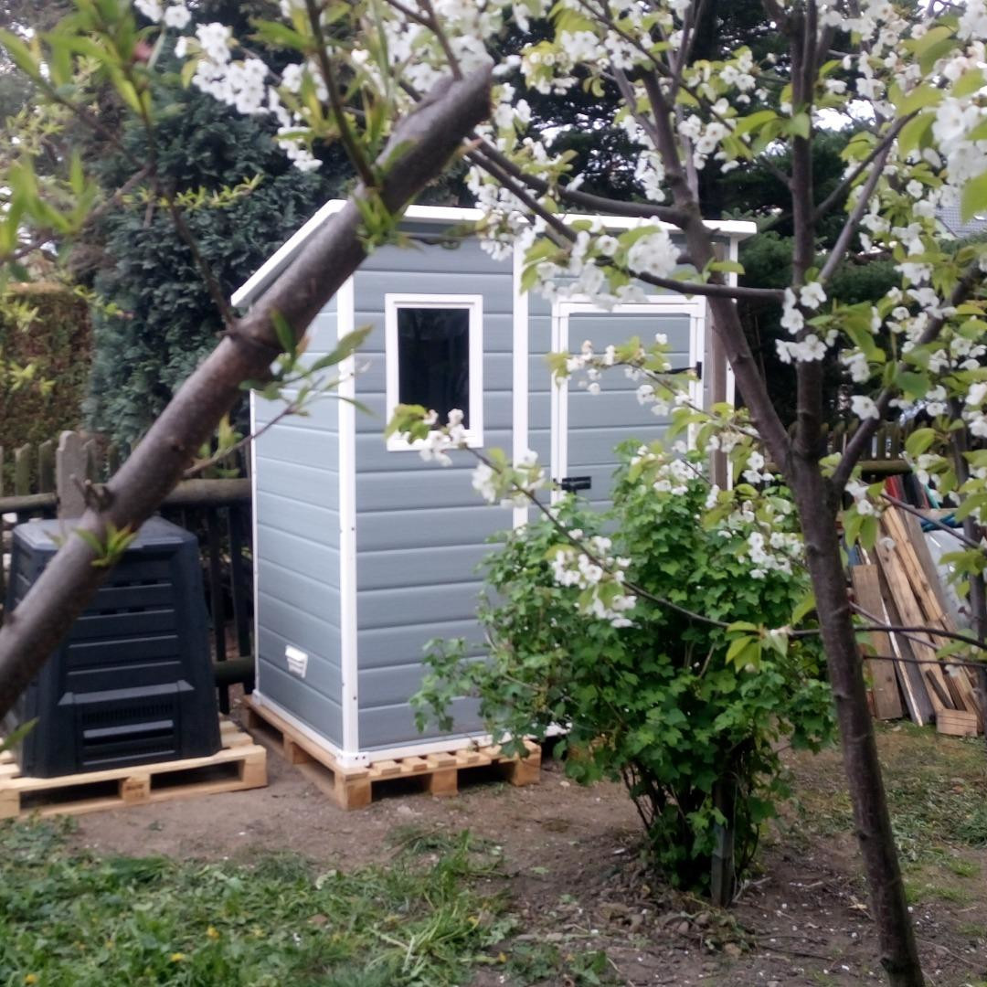 Plastový záhradný domček Keter Manor Pent 6x4 fotografia realizácie 2