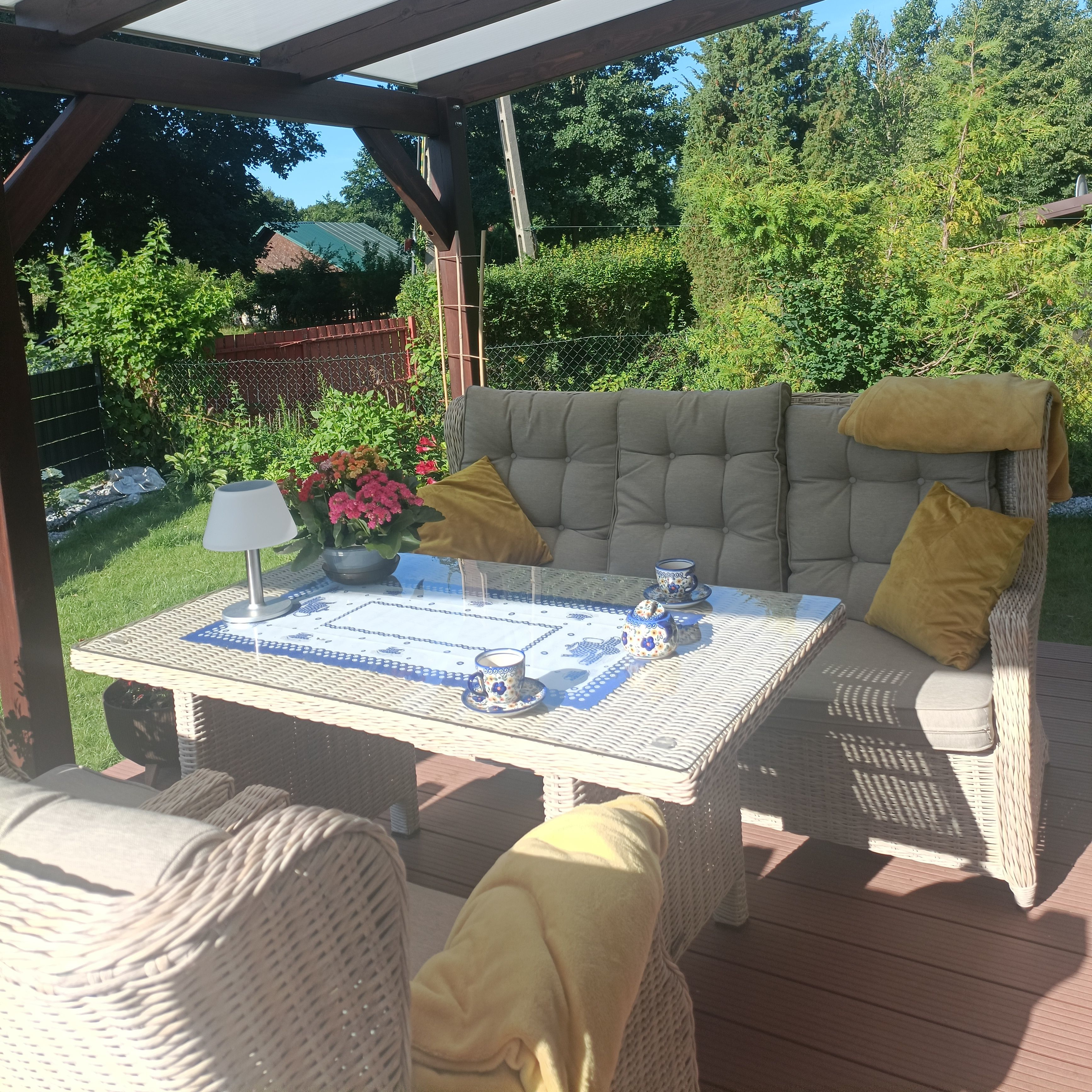 Záhradná zostava BJORKKA Trivento Dining 3 Beige fotografia realizácie 5