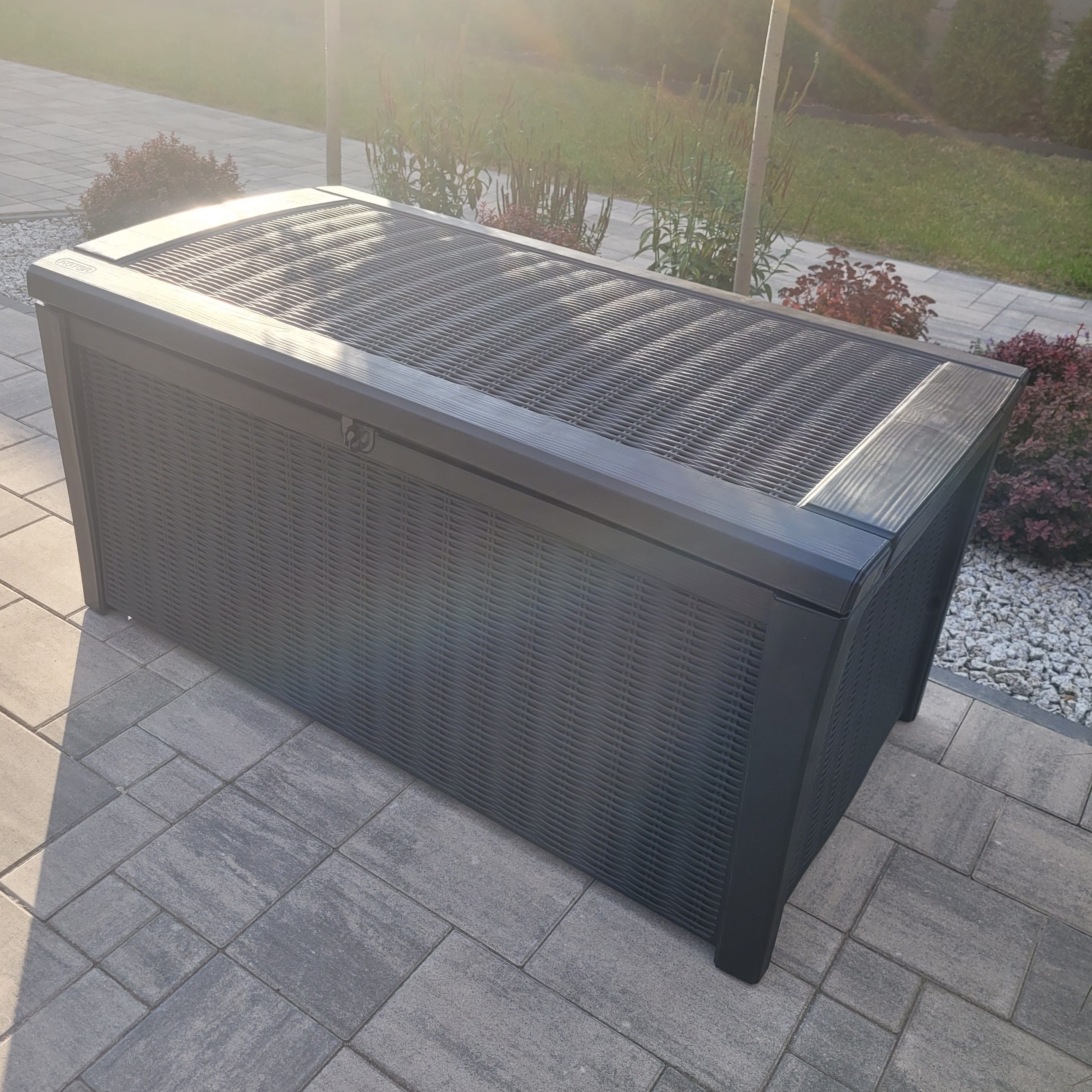 Záhradný úložný box Keter Borneo 416L, grafit fotografia realizácie 7