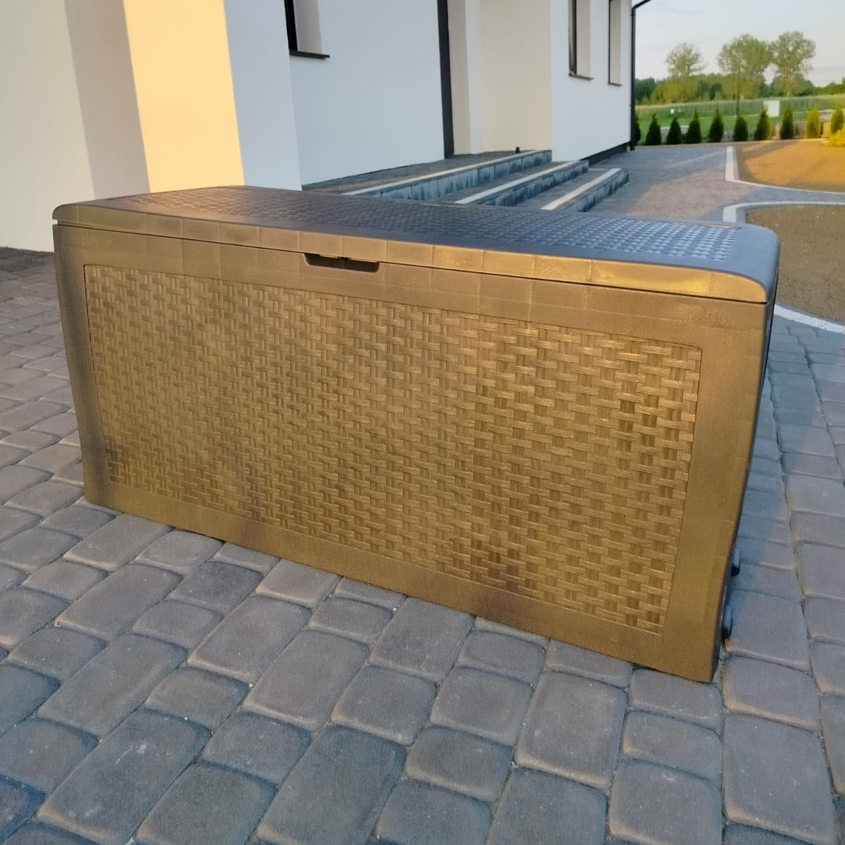 Záhradný úložný box Keter Samoa 270L grafit fotografia realizácie 1