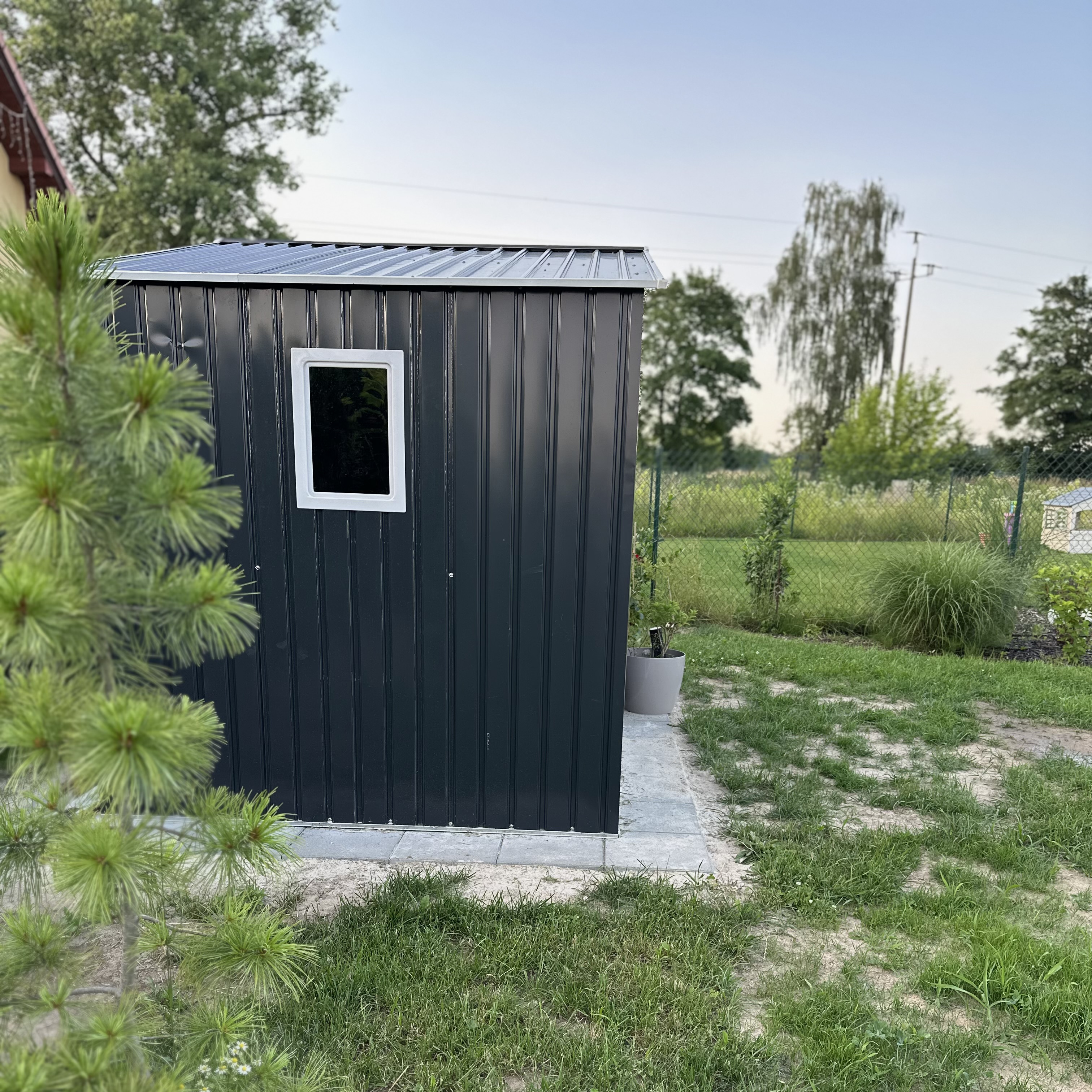 Kovový záhradný domček Hardmaister FALCON 340x194 cm fotografia realizácie 2