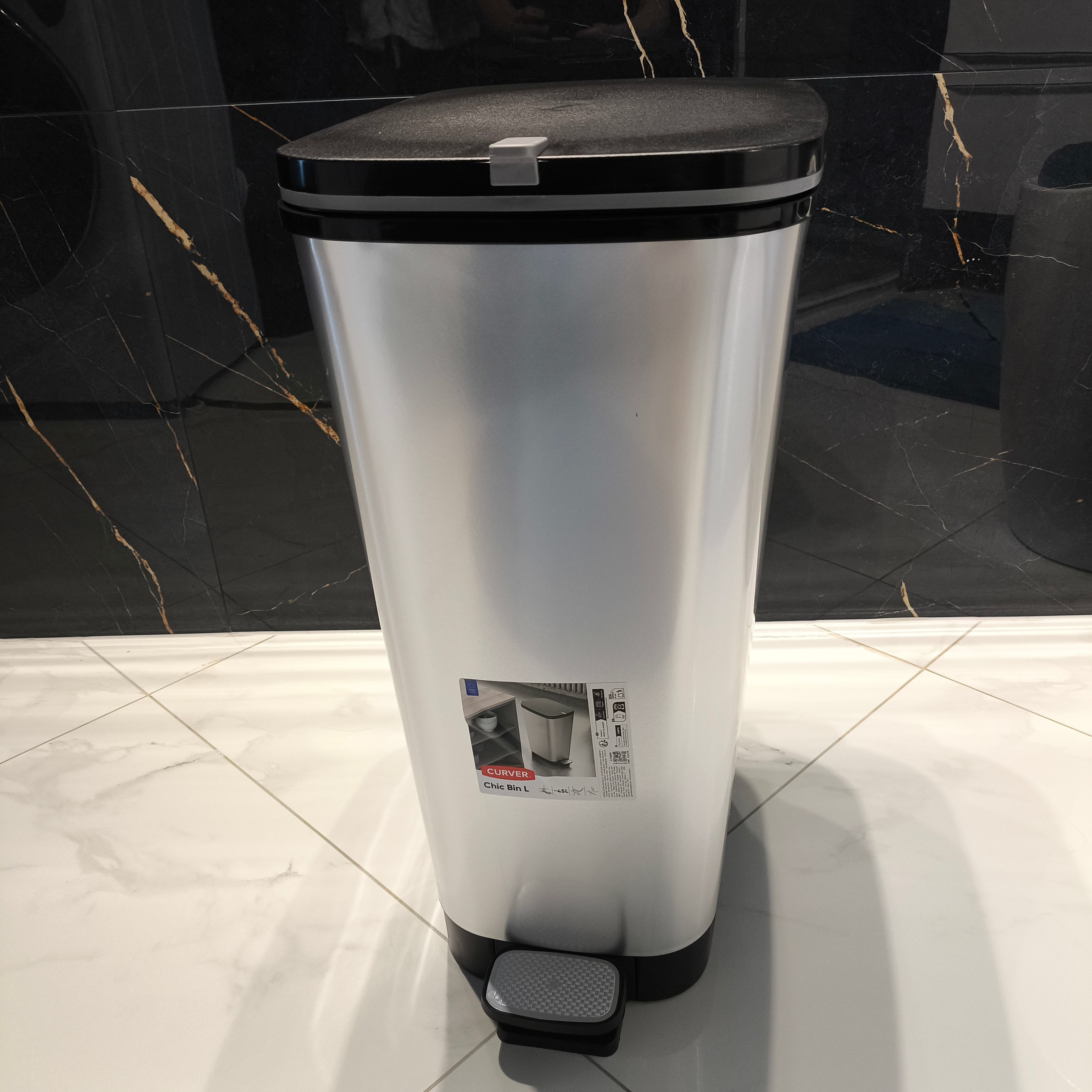 Pedálový odpadkový kôš Keter 45 l - Steel fotografia realizácie 3