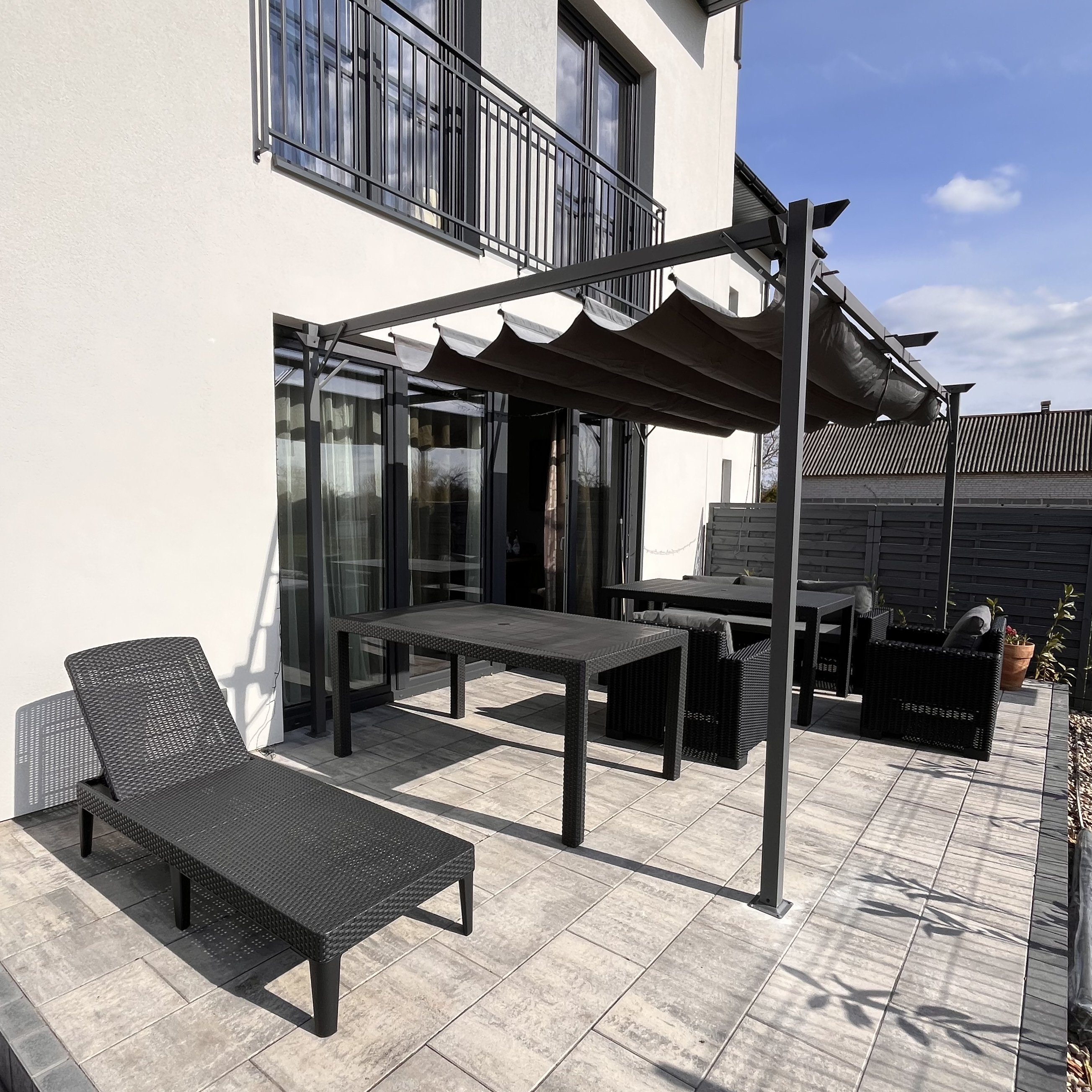 Oceľová pergola Hardmaister Sprint Plus 3x4 m s roletami fotografia realizácie 3