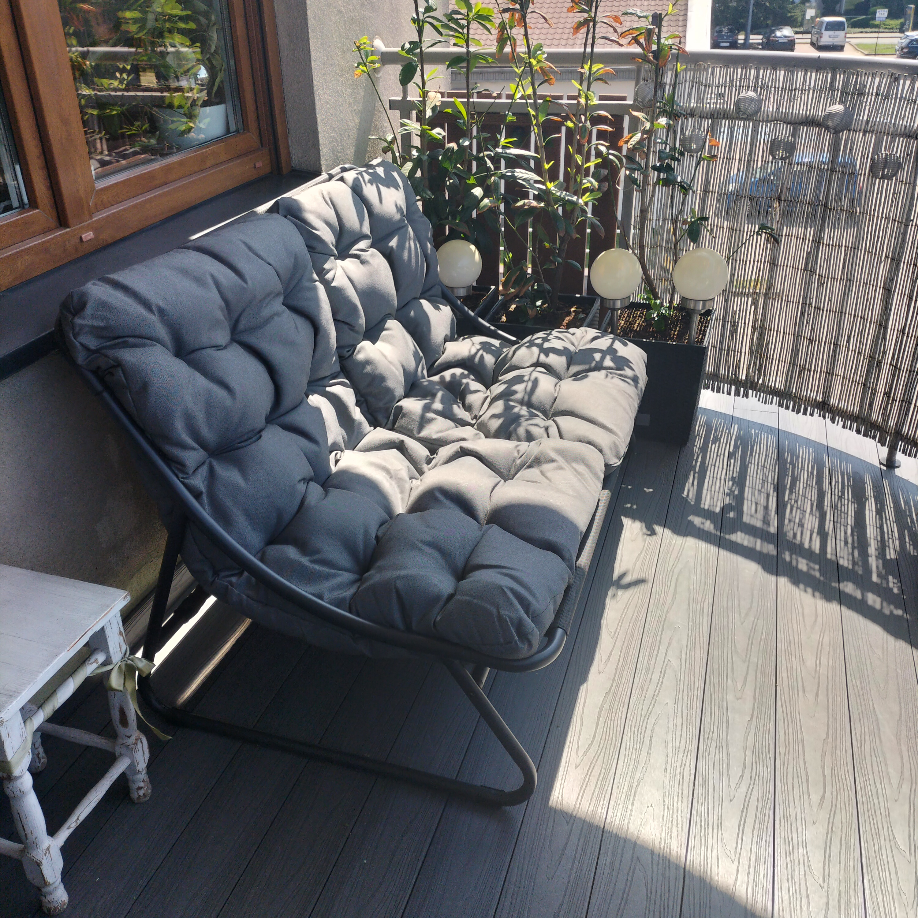 Kovová záhradná zostava Bjørkka VISTA CAFFE Dark Grey fotografia realizácie 1