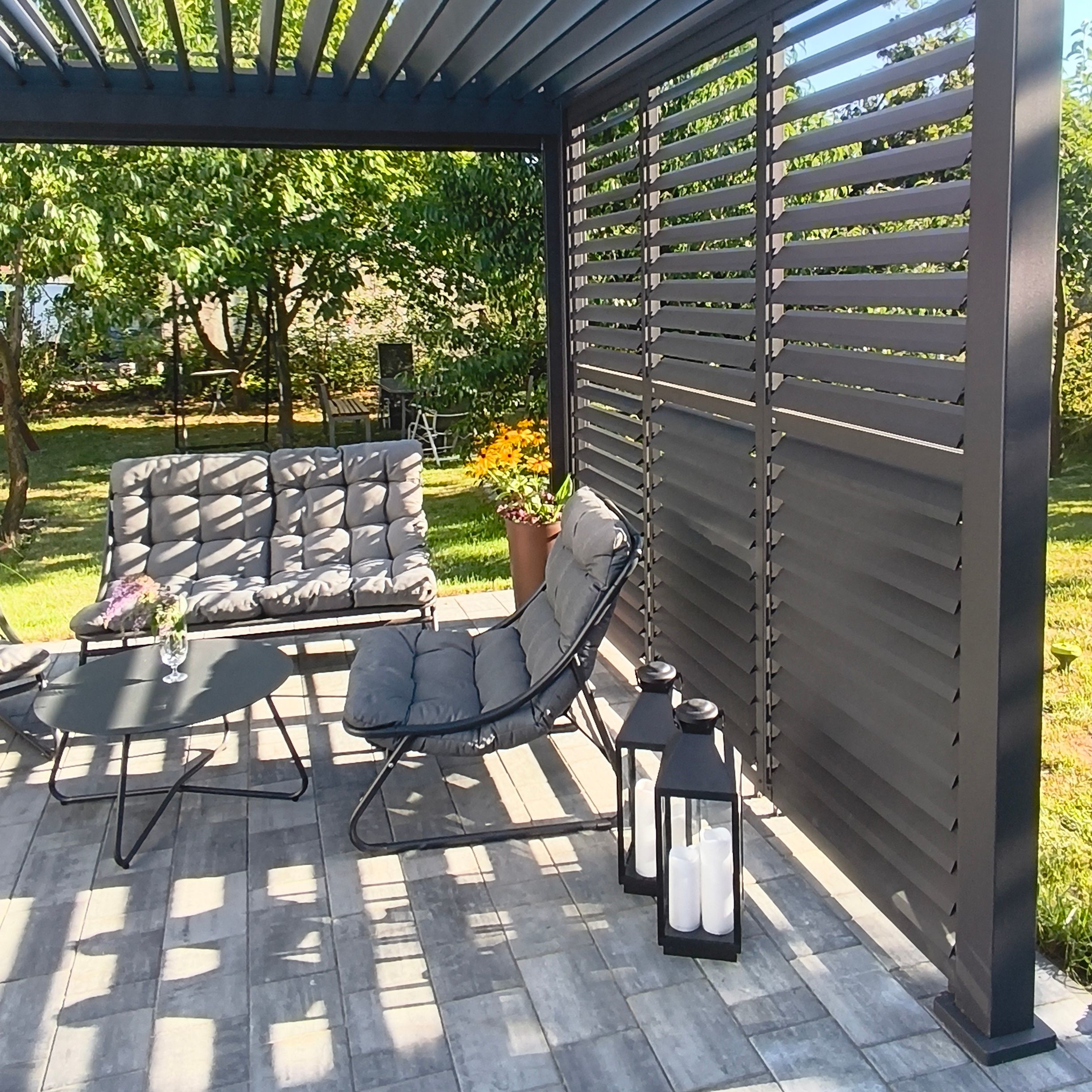 Hliníkový žalúziový panel Gutroof Premium 3 m, antracit fotografia realizácie 1