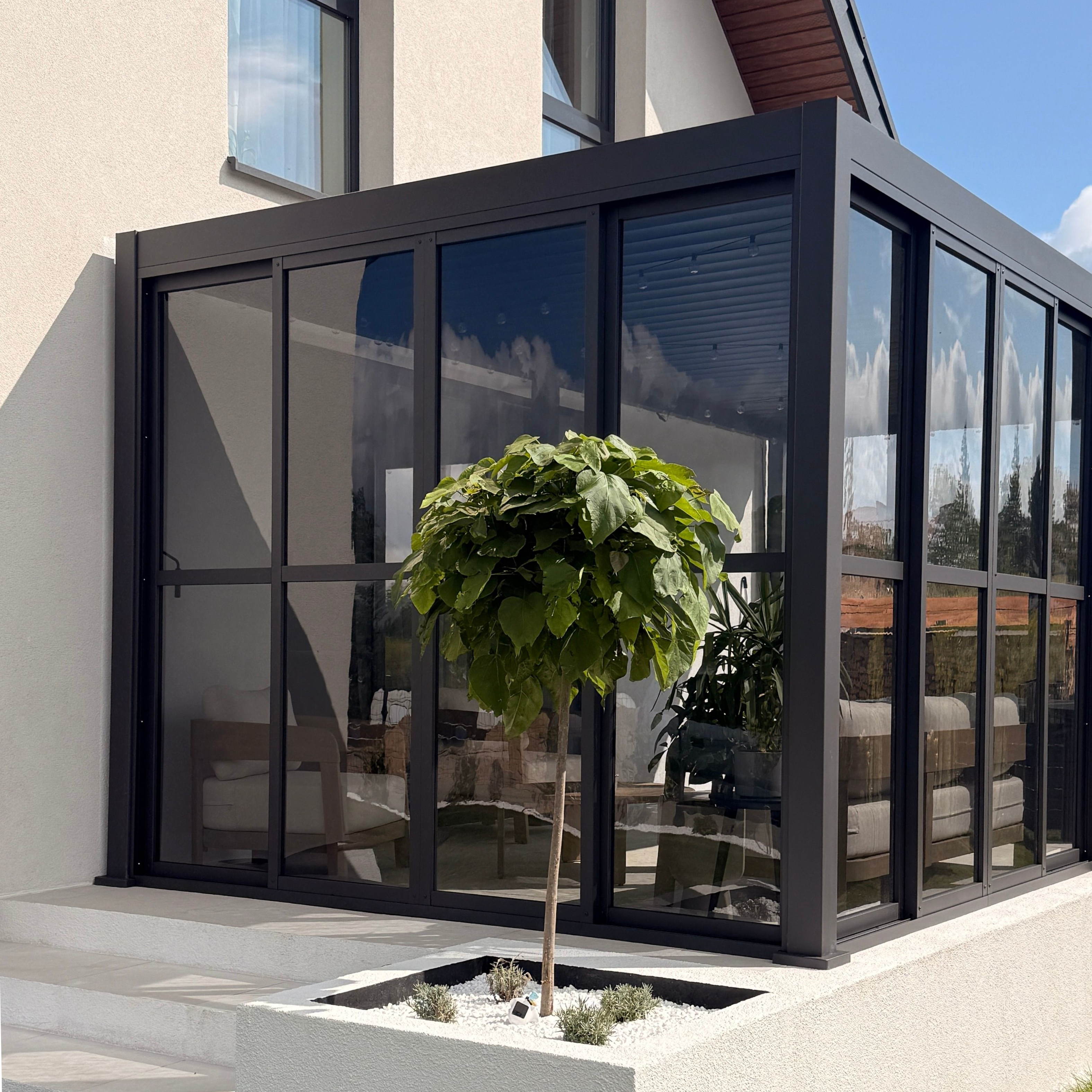 Posuvné polykarbonátové dvere Gutroof Premium 3m, antracit fotografia realizácie 5