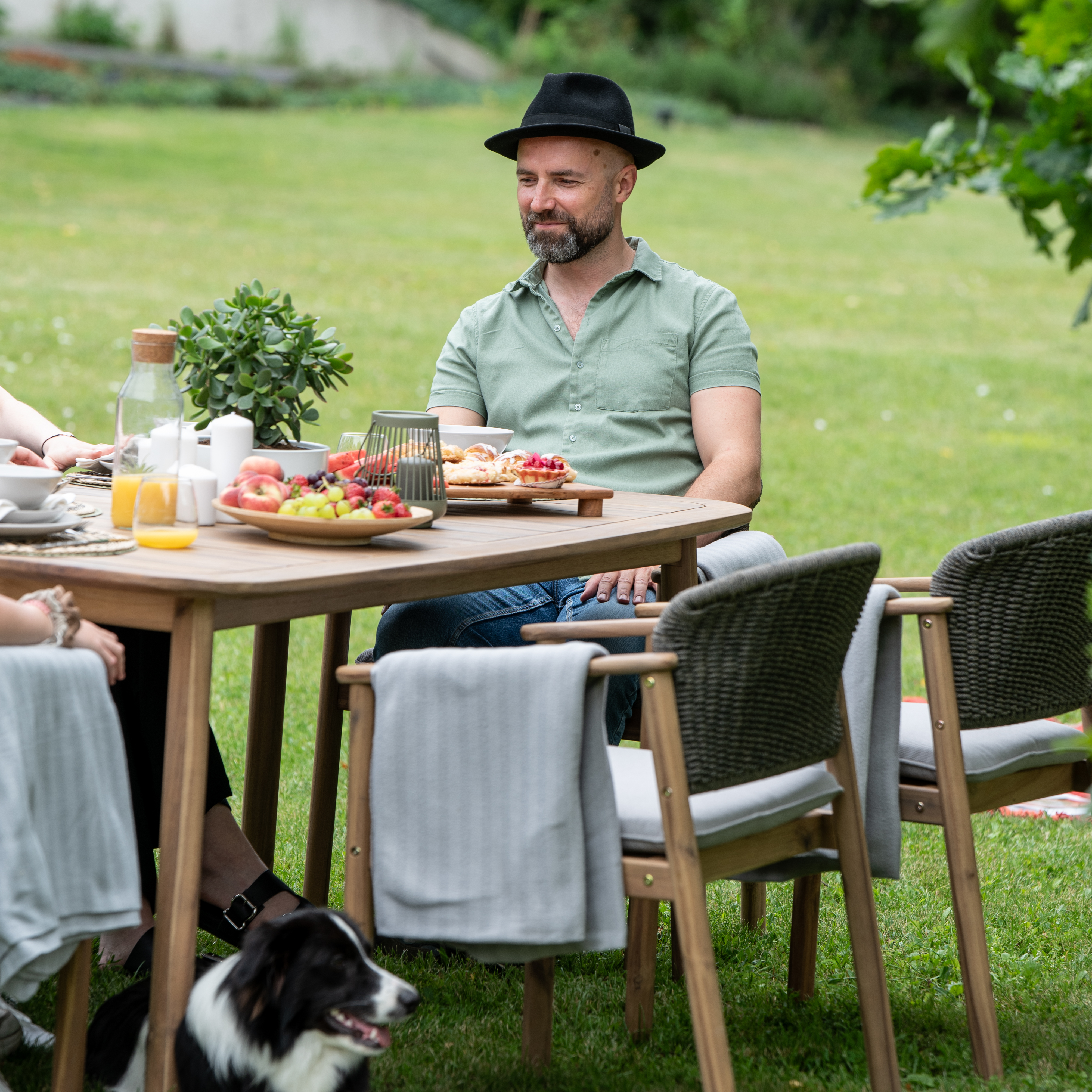 Záhradný set Furrore DOVER 6+1 z akáciového dreva fotografia realizácie 6