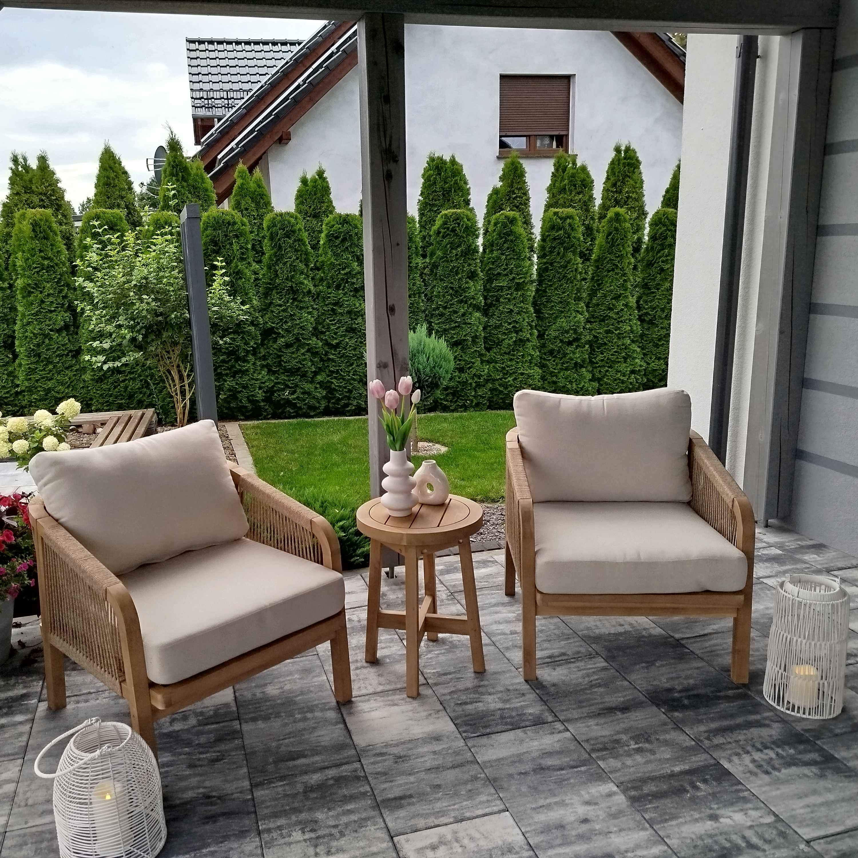 Balkónový set Furrore Marigold 2+1 z agátového dreva fotografia realizácie 3