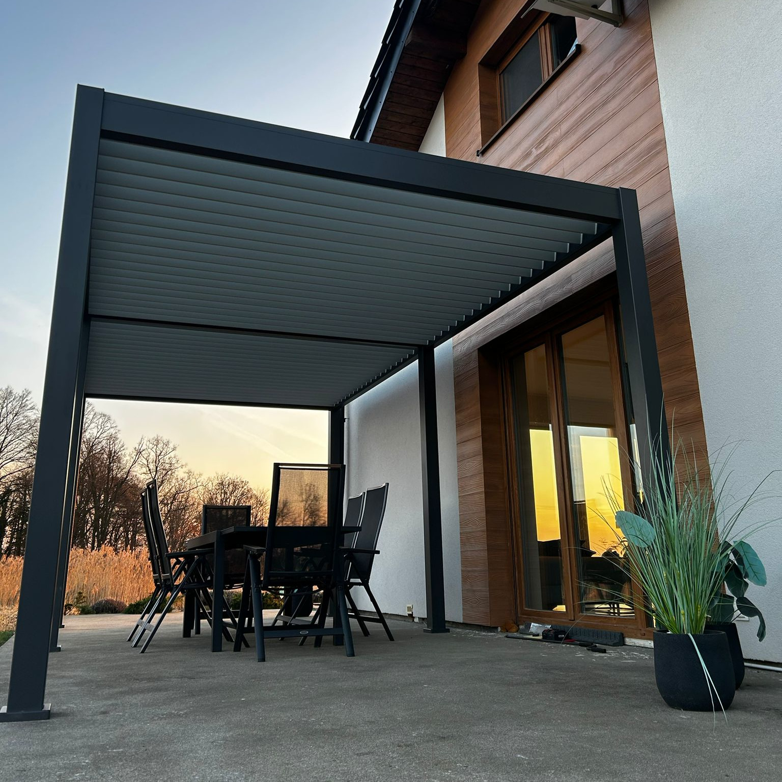 Hliníková pergola Gutroof ELEGANCE 3x6 m antracit fotografia realizácie 2