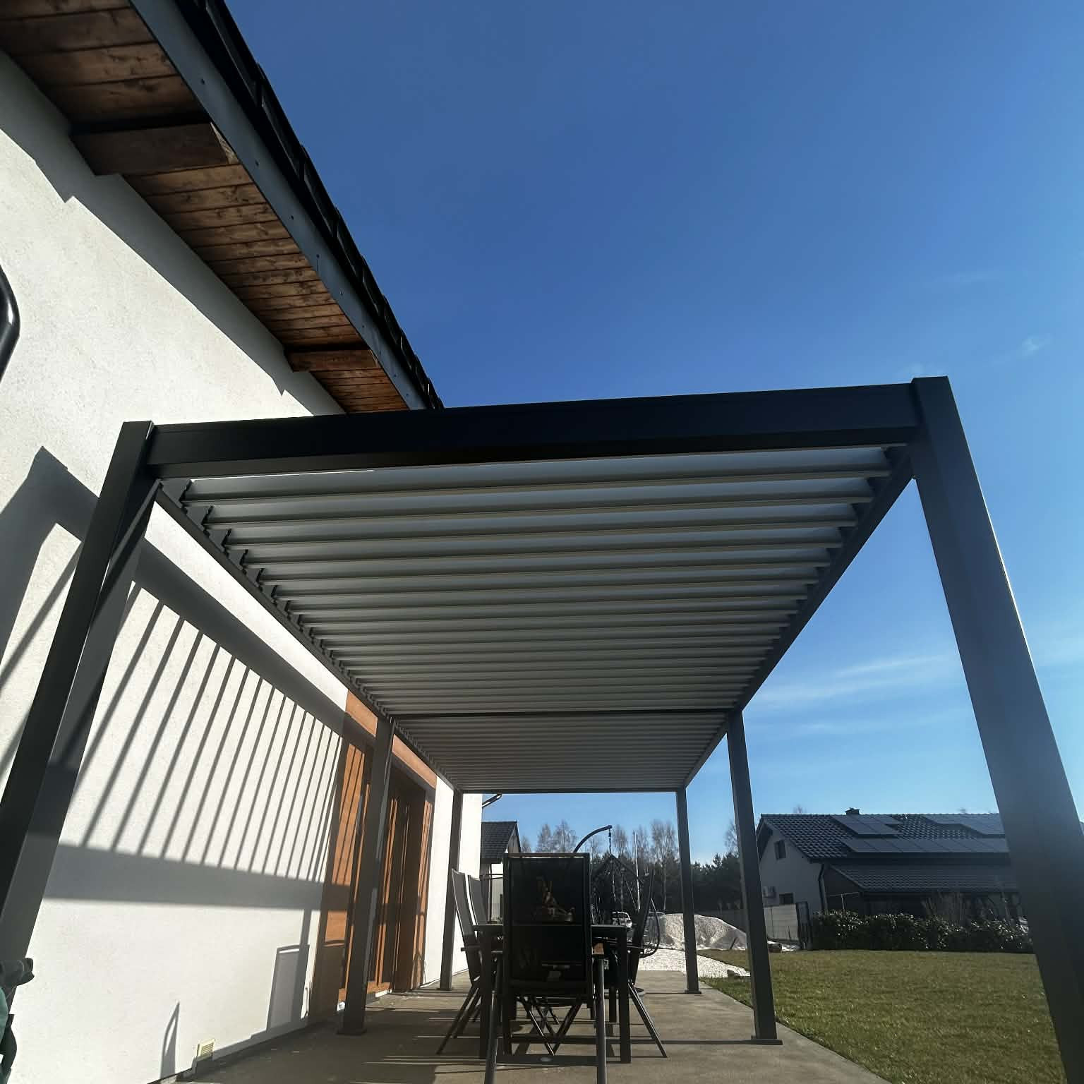 Hliníková pergola Gutroof ELEGANCE 3x6 m antracit fotografia realizácie 4