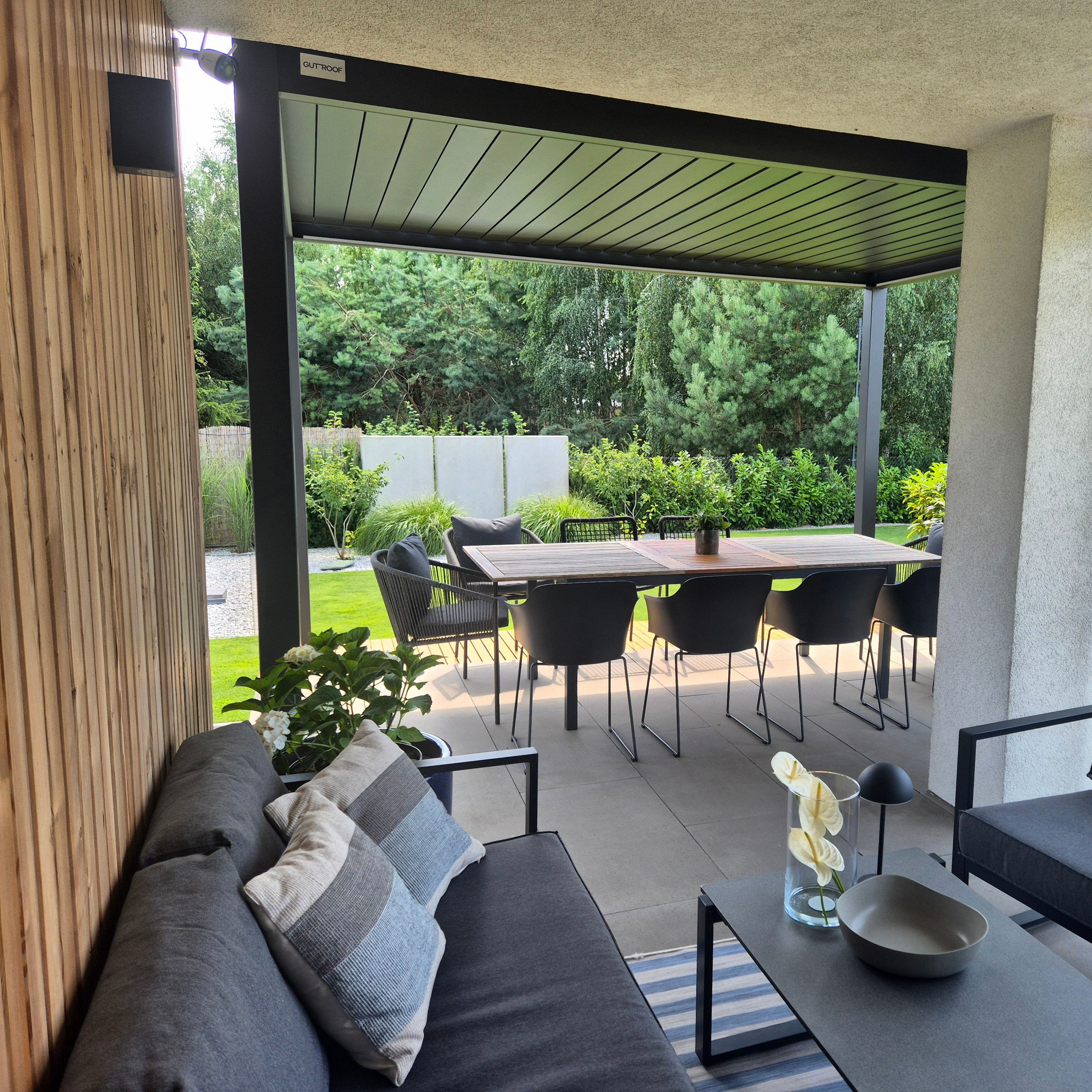 Hliníková pergola Gutroof ELEGANCE AUTOMATIC 3x4 m s LED fotografia realizácie 3