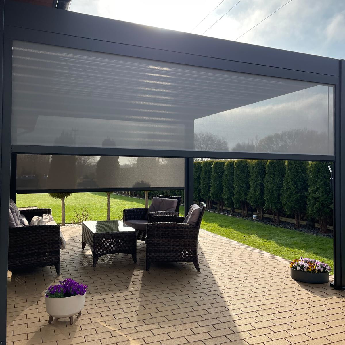 Hliníková pergola Gutroof DELUXE 3,6x4 m antracit fotografia realizácie 3