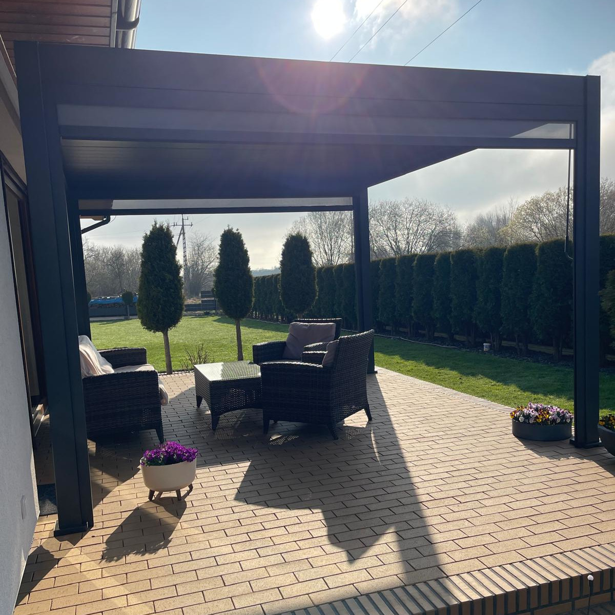 Hliníková pergola Gutroof DELUXE 3,6x4 m antracit fotografia realizácie 7