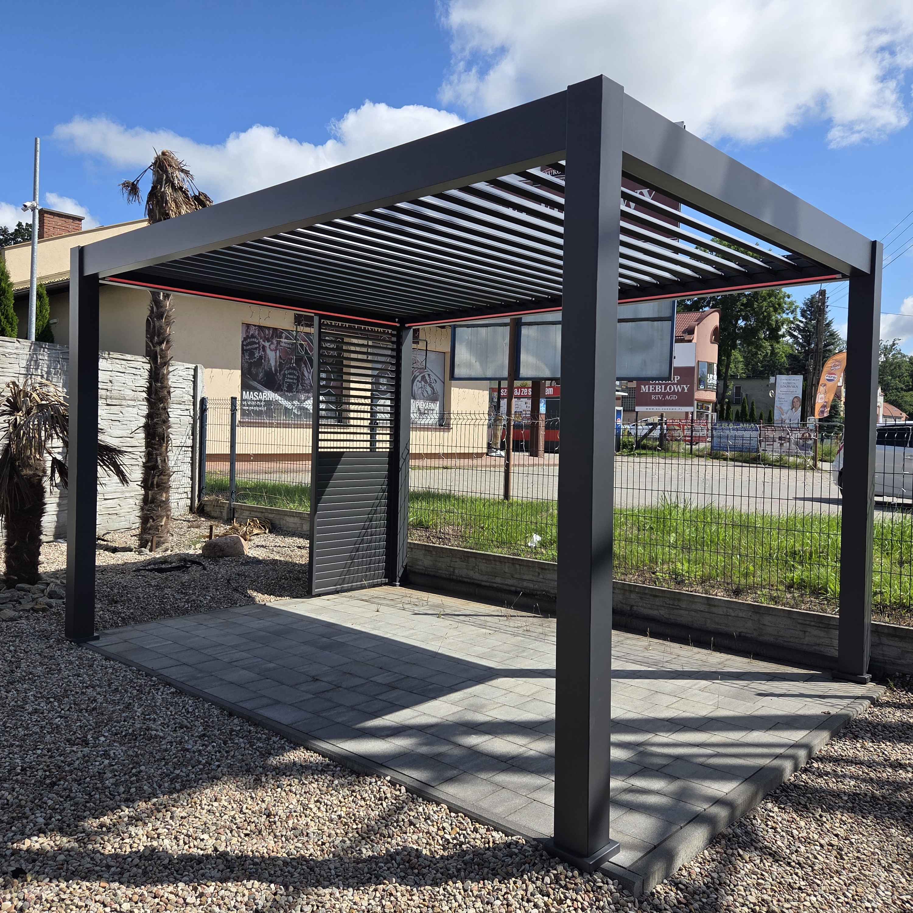 Elektrická hliníková pergola Gutroof DELUXE PRO 3x4 m s LED fotografia realizácie 2