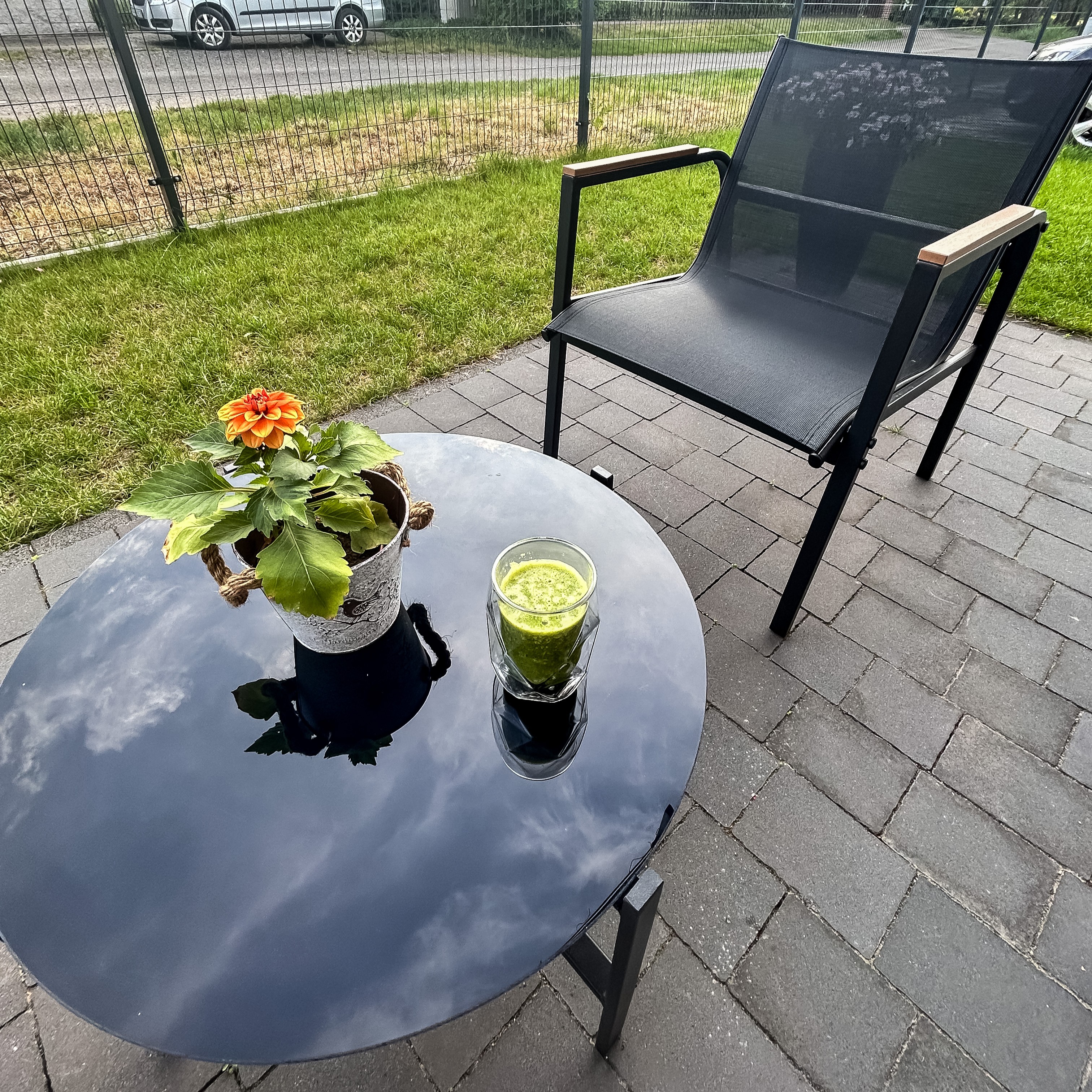 Kovová záhradná zostava Bjørkka MANGO CAFFE - čierna fotografia realizácie 9