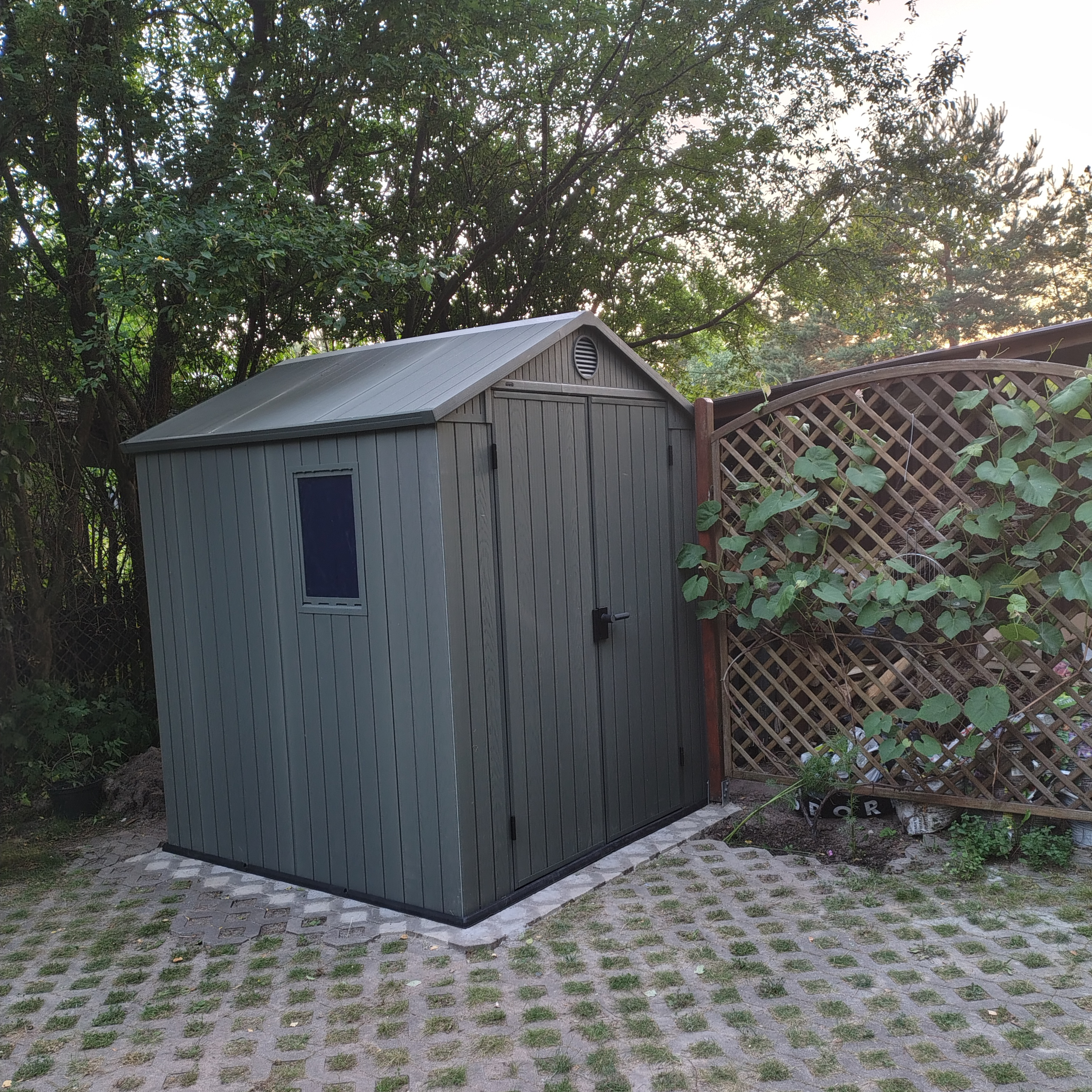 Záhradný domček Keter DARWIN 6x6 zelený fotografia realizácie 1
