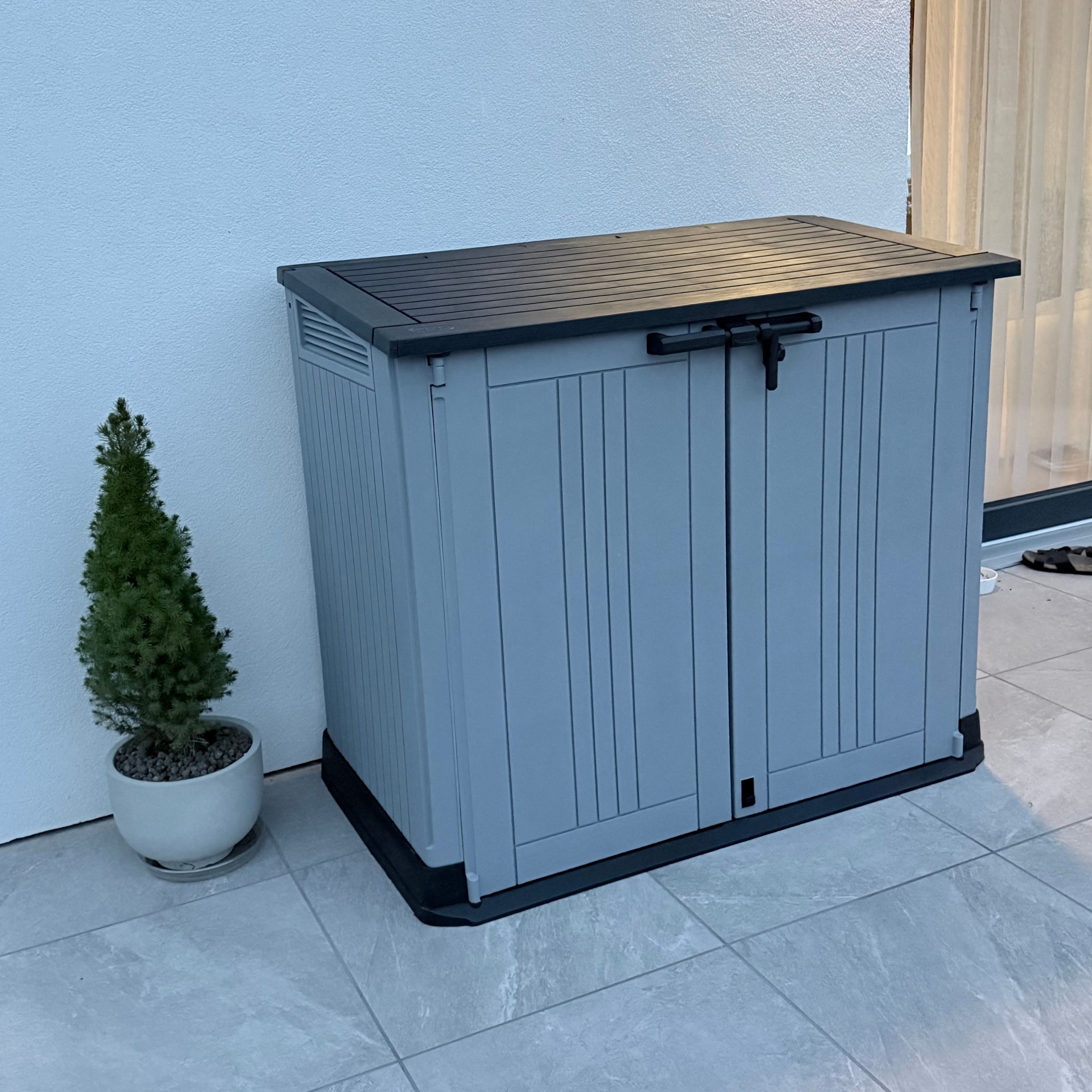 Záhradný úložný box Keter Store It Out Midi Prime fotografia realizácie 1